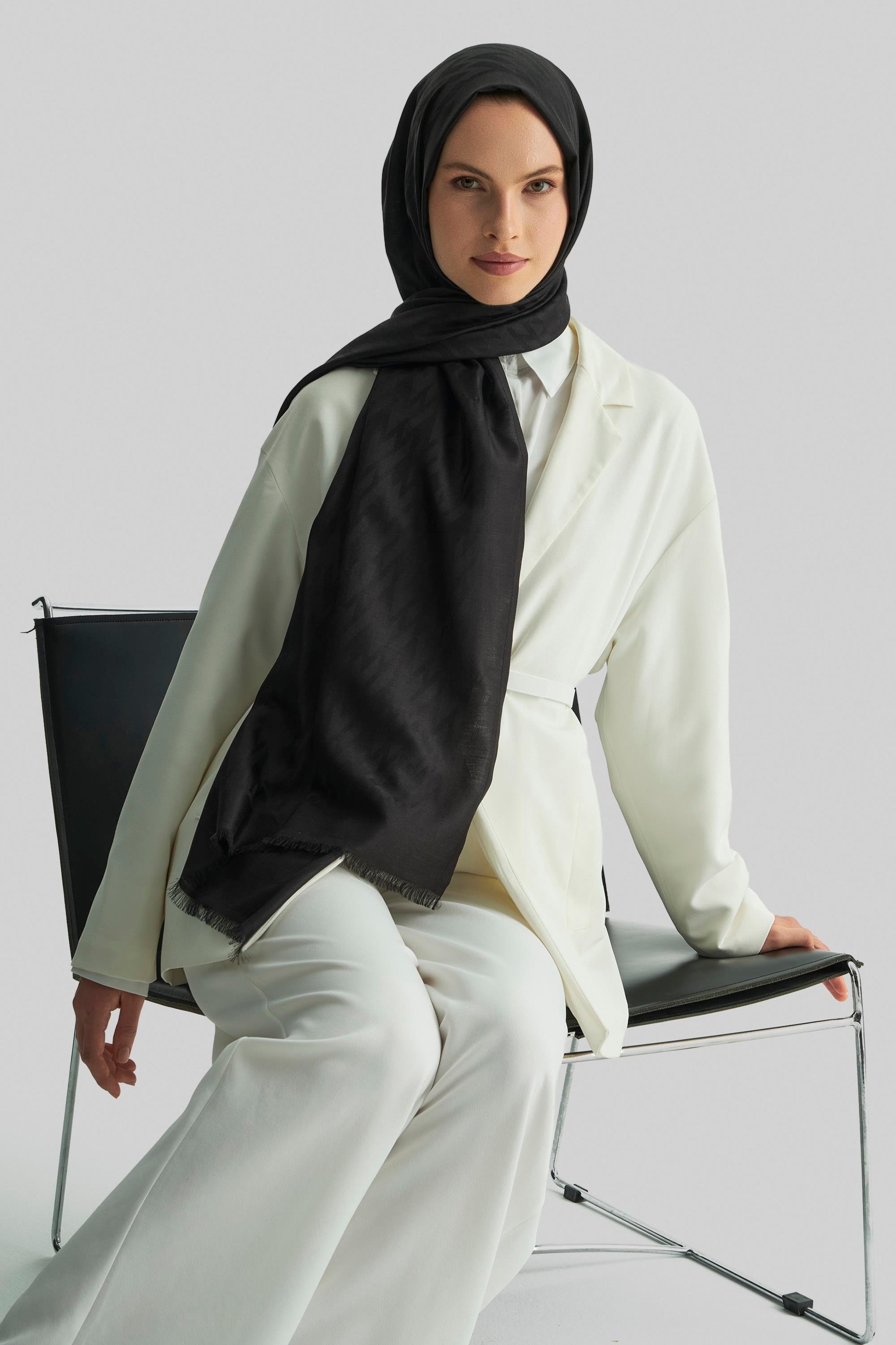 UMAY %100 İPEK JAKARLI ŞAL-SİYAH