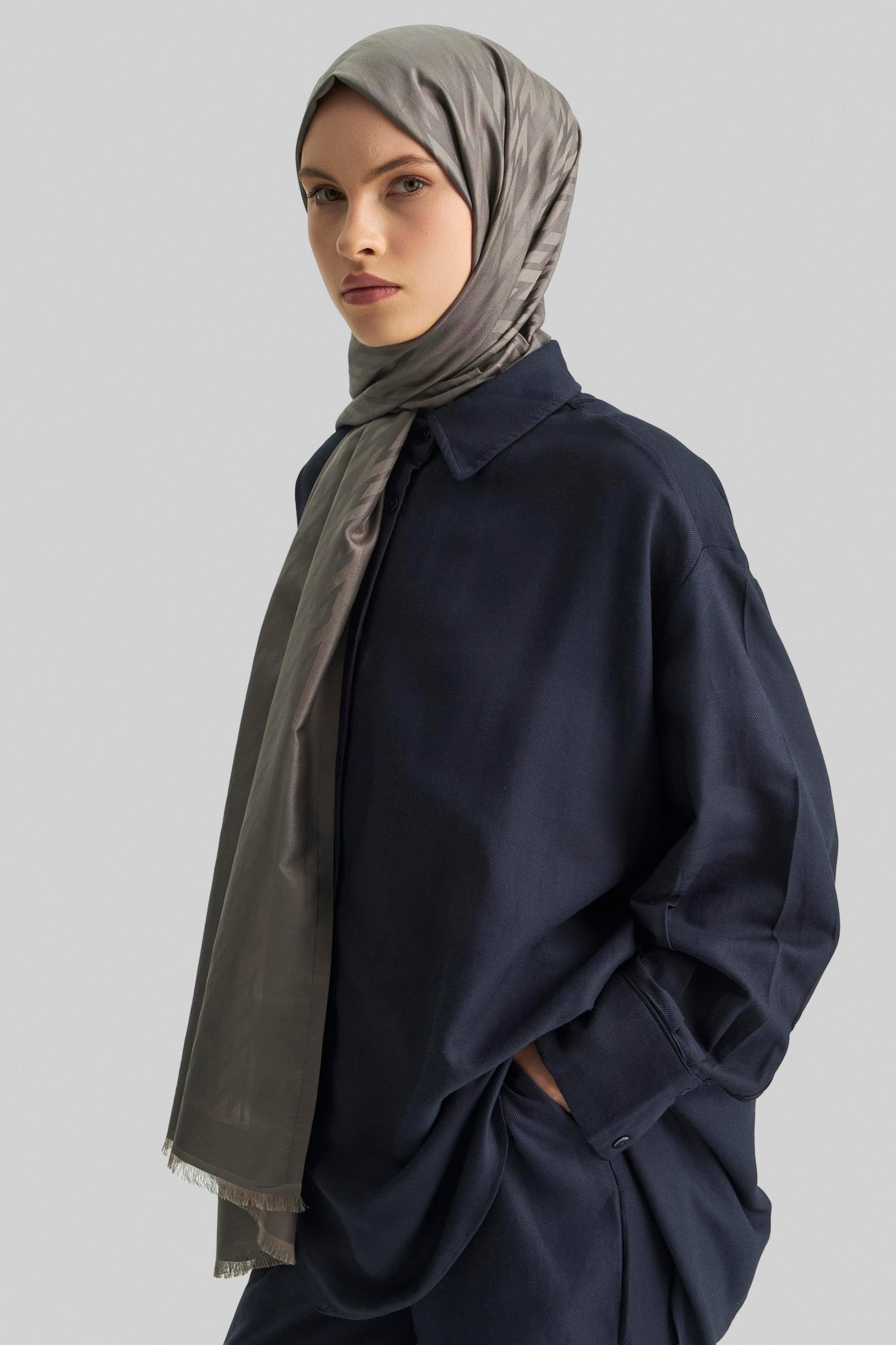 UMAY %100 İPEK JAKARLI ŞAL-VİZON