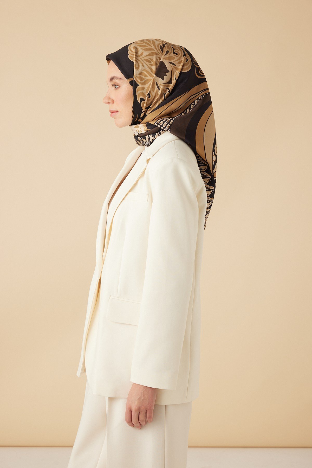 VERDA MULBERRY İPEK EŞARP 90*90 CM - GOLD SİYAH