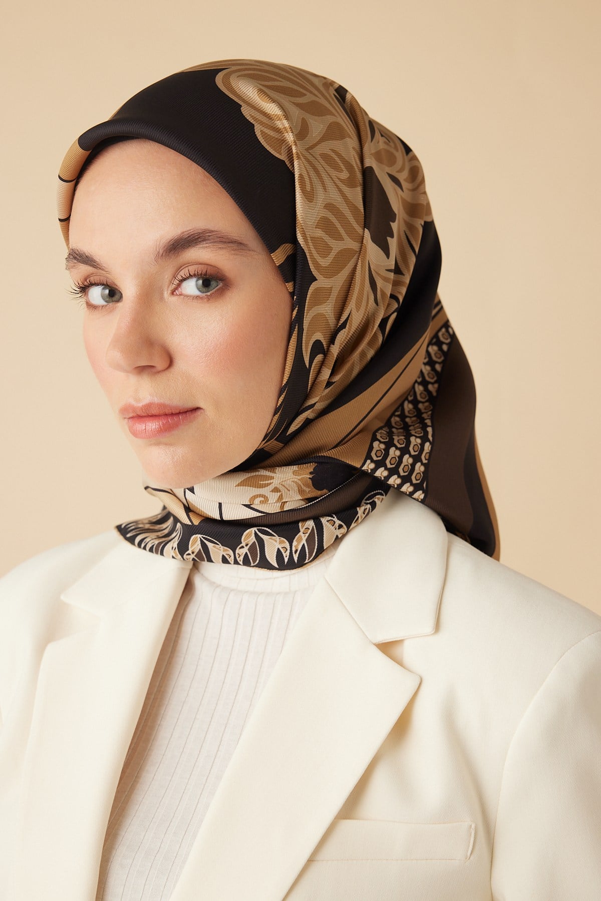 VERDA MULBERRY İPEK EŞARP 90*90 CM - GOLD SİYAH