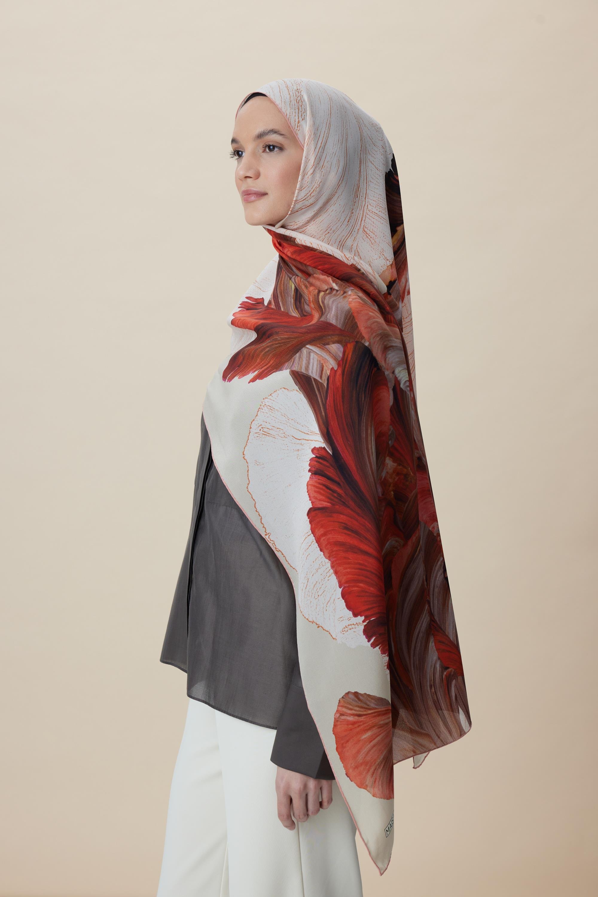 YAKAMOZ KREP İPEK ŞAL 70*190 CM - NAR ÇİÇEĞİ