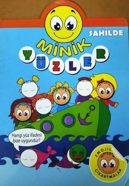 Minik Yüzler Sahilde