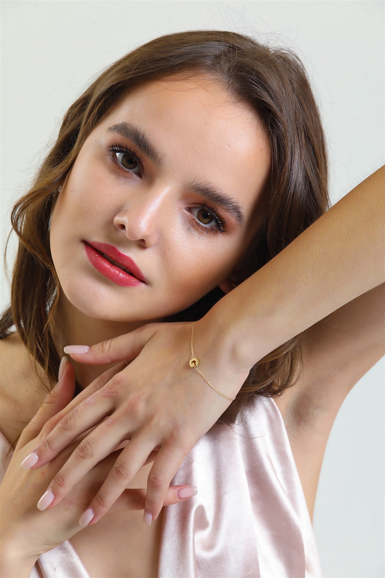 Altın G Harfi Bileklik