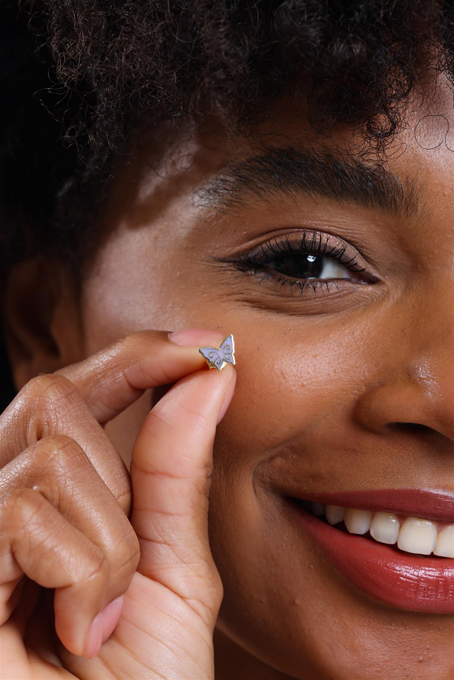 Altın Mineli Kelebek Çocuk Küpesi