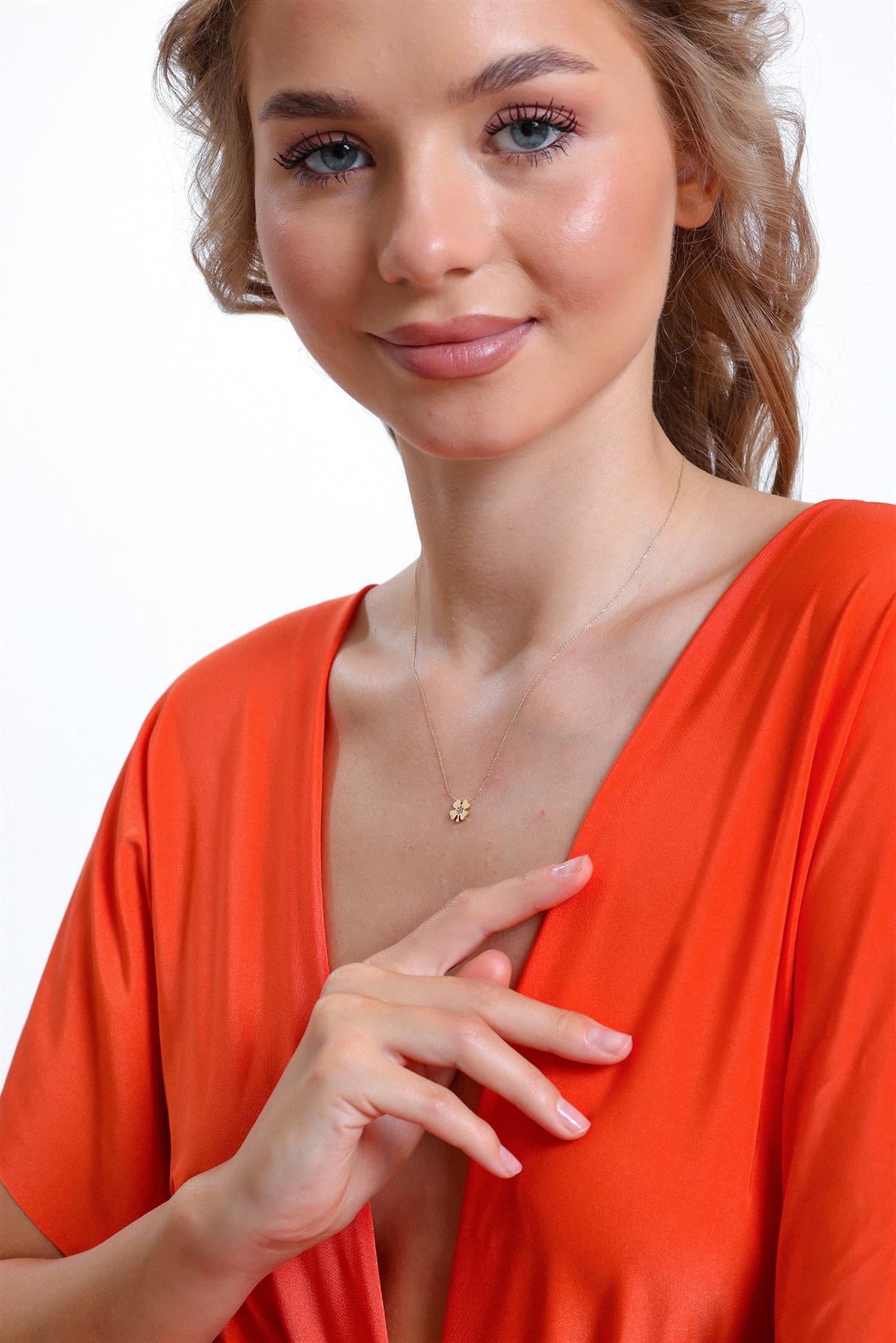 Altın Mini Yonca Kolye