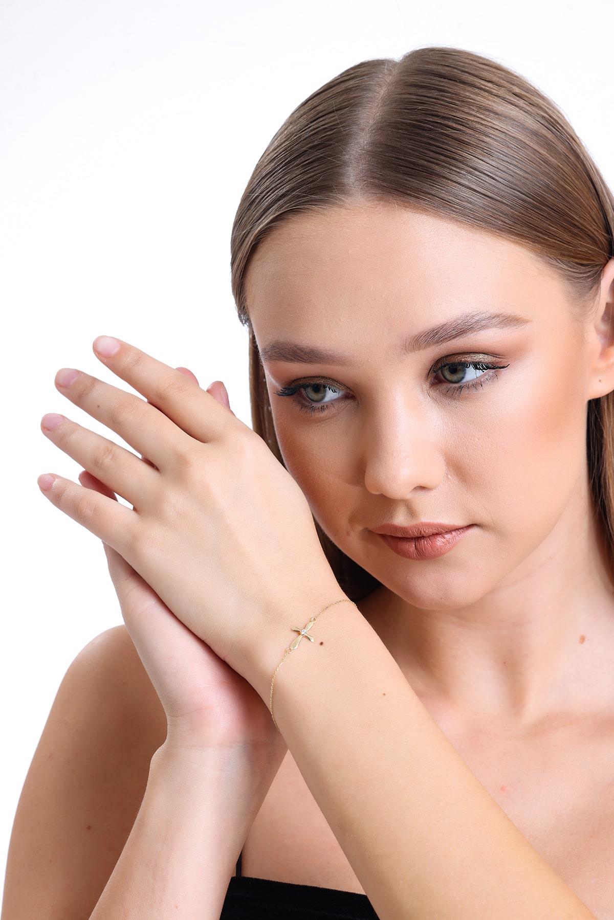 Altın Taşlı Haç Bileklik