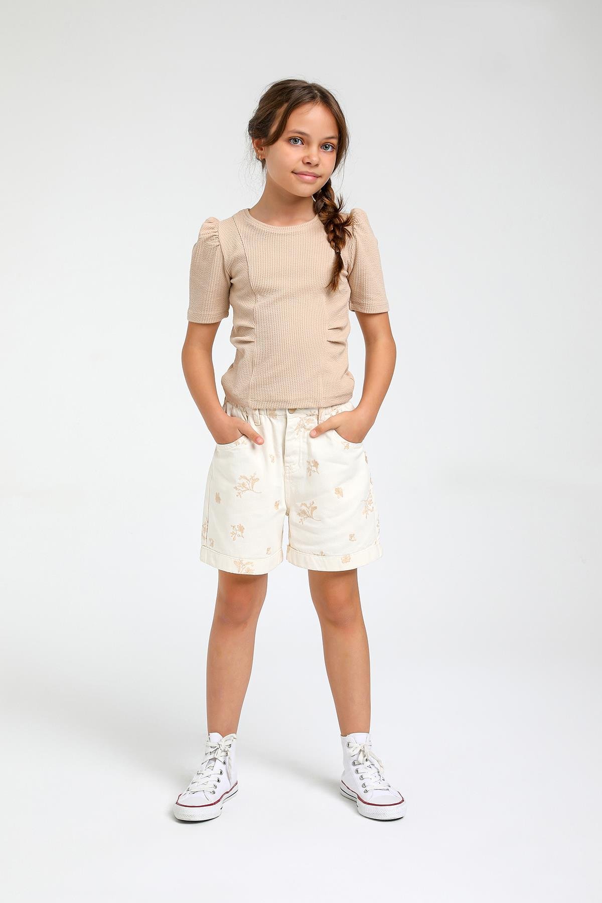 BALON KOL ÖNÜ DETAYLI T-SHIRT