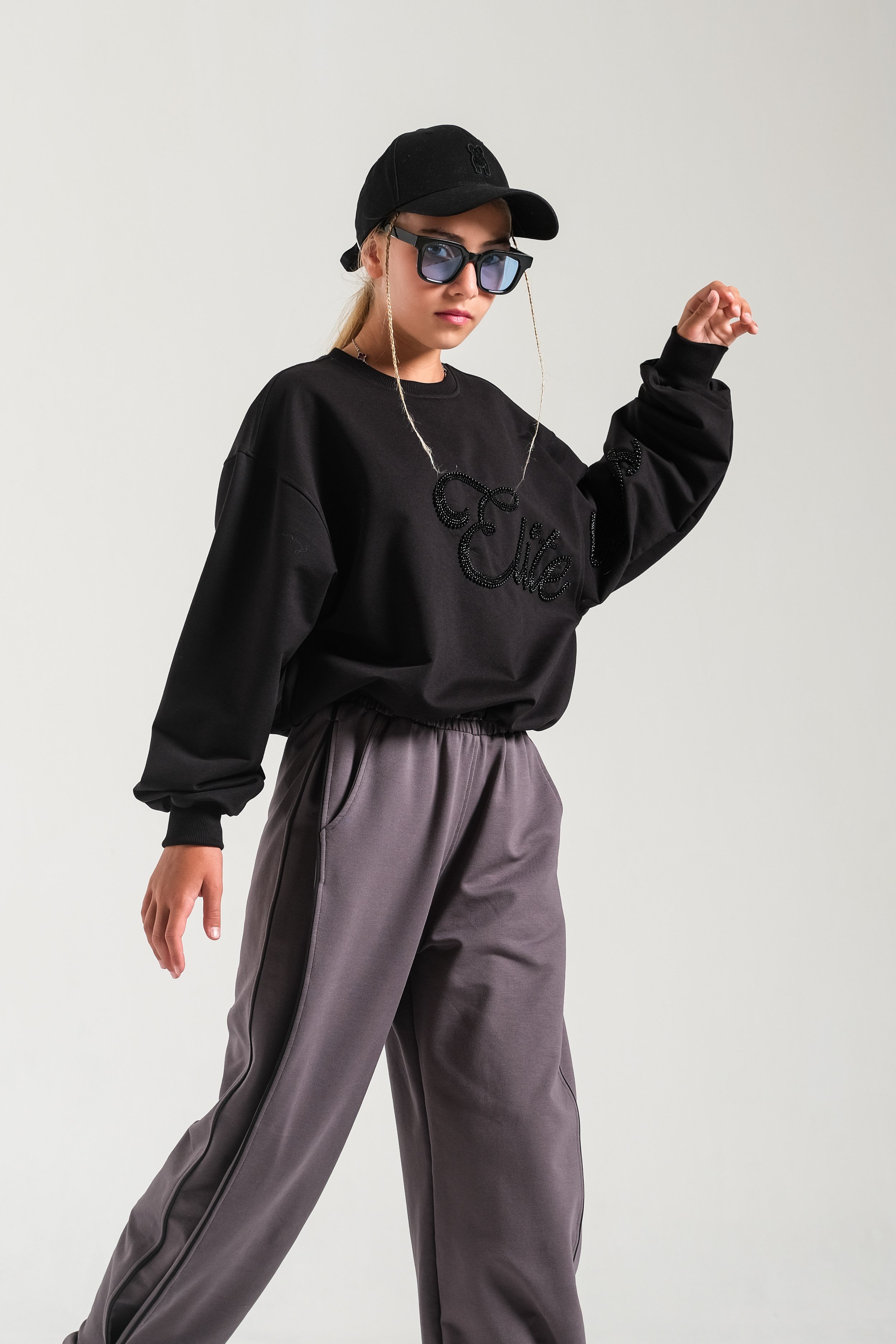Boncuk Nakışlı Kız Sweat - Siyah