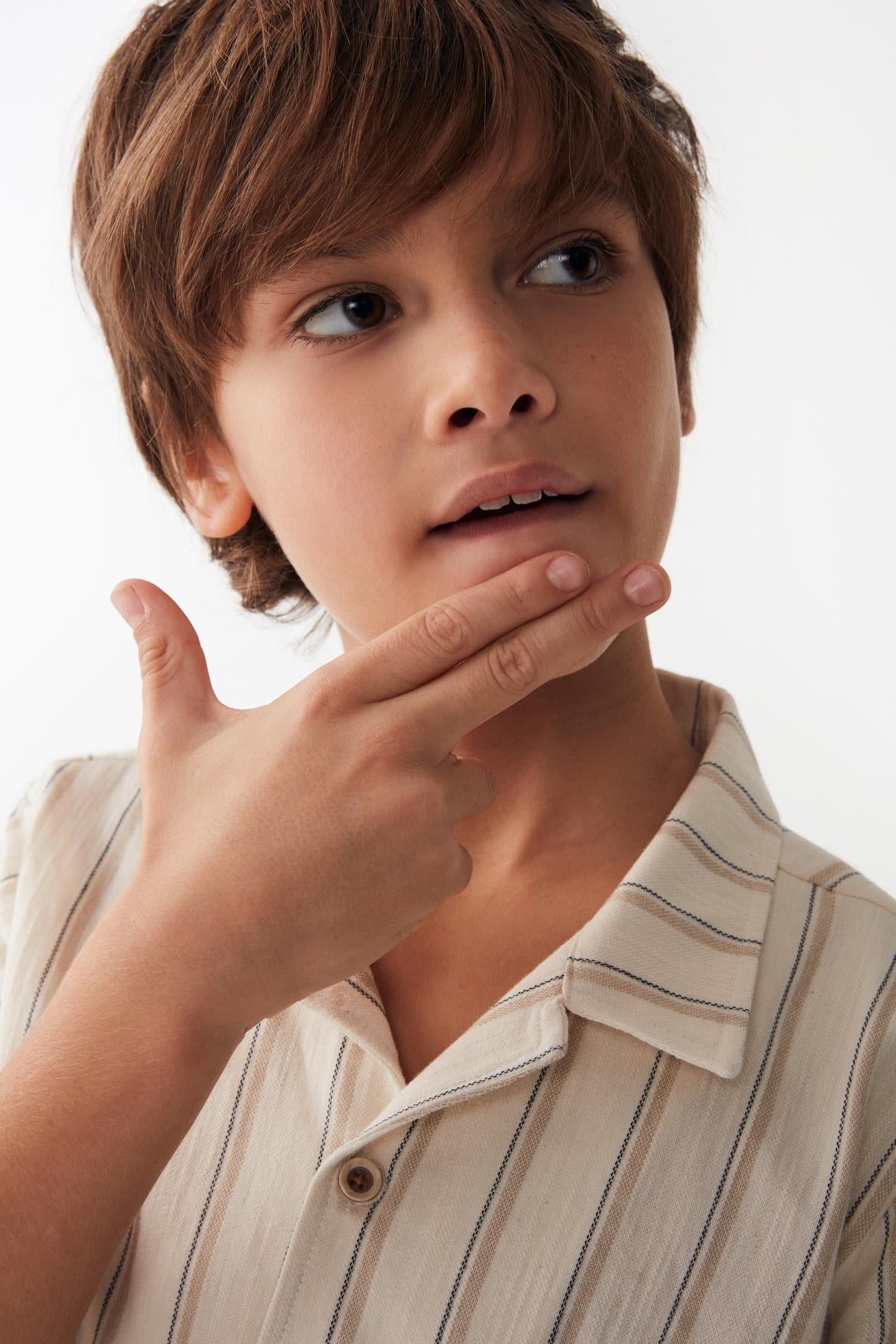 ÇİZGİLİ ERKEK GÖMLEK
