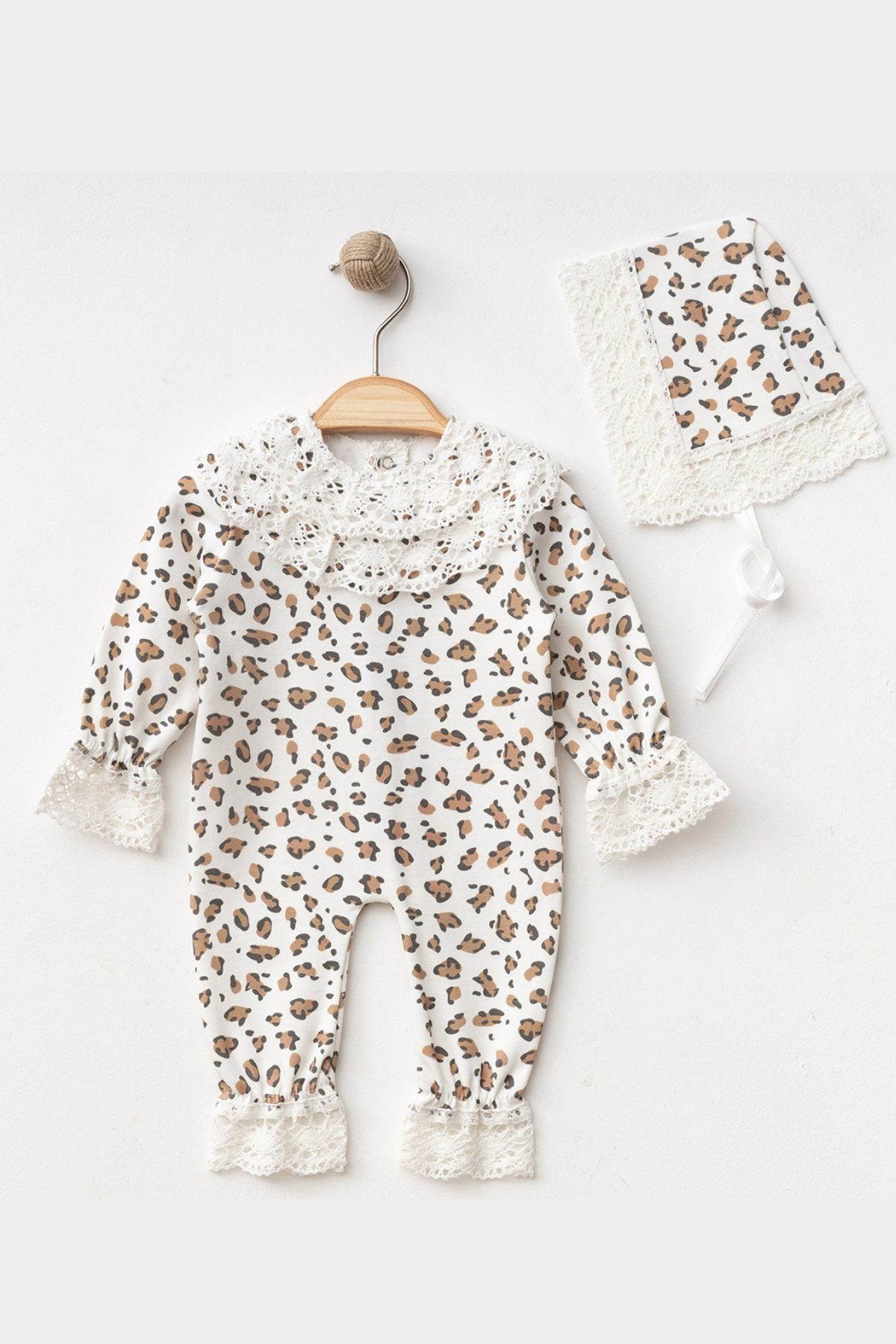 Dantelli Leoparlı Bebe Tulum - Ekru