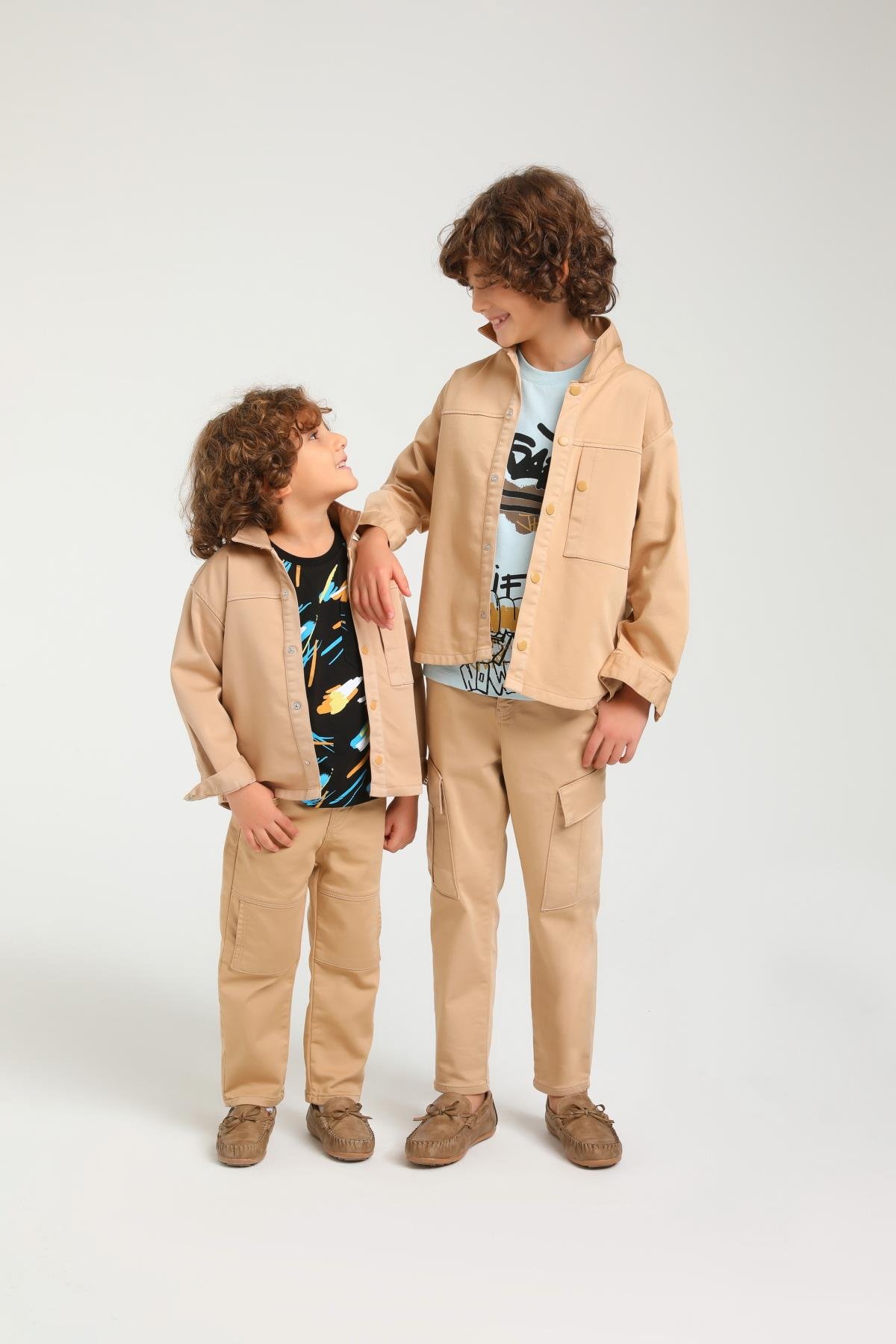 DÜĞMELİ ERKEK GÖMLEK