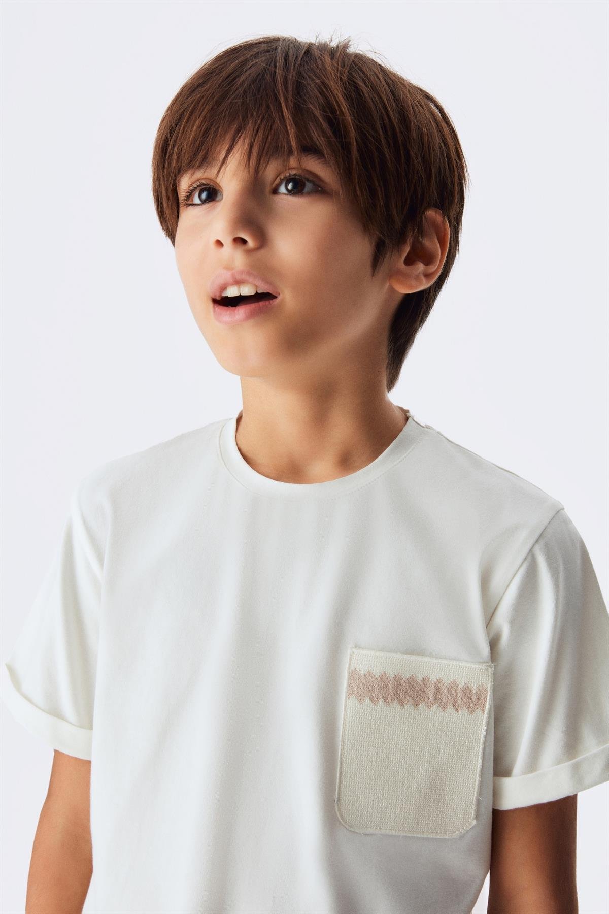 ETNİK CEPLİ T-SHIRT