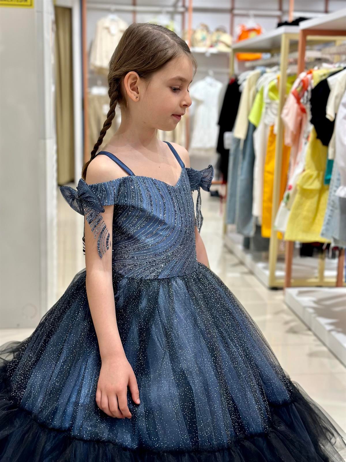 KOLLARI FİYONKLU TÜLLÜ ABİYE