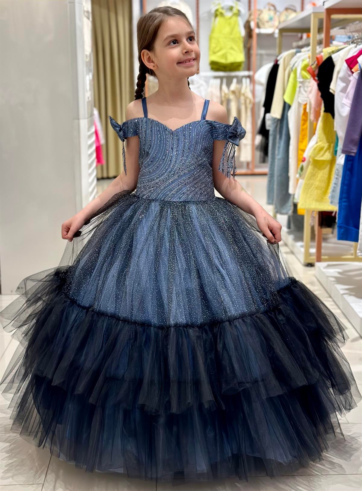 KOLLARI FİYONKLU TÜLLÜ ABİYE