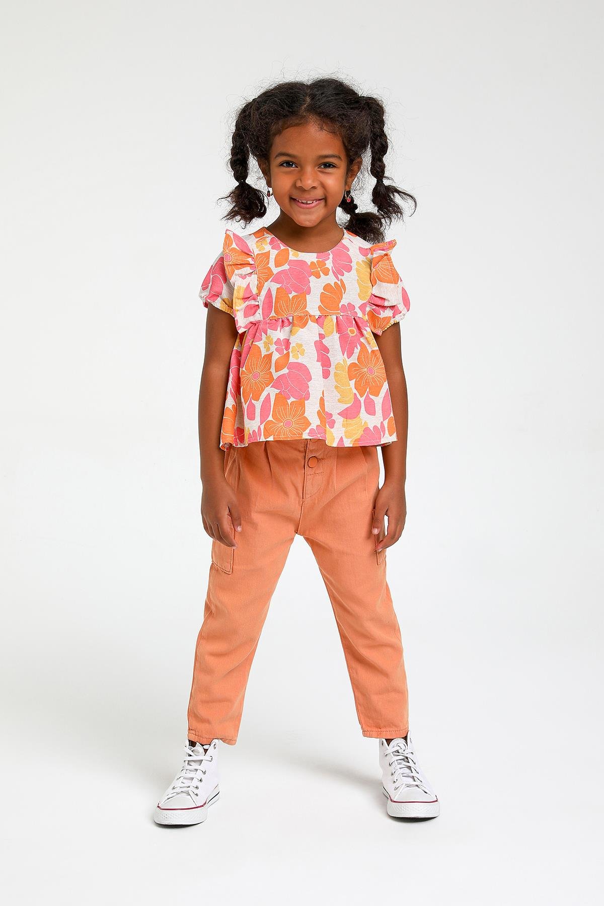 RENKLİ ÇİCEK DESENLİ BLUZ