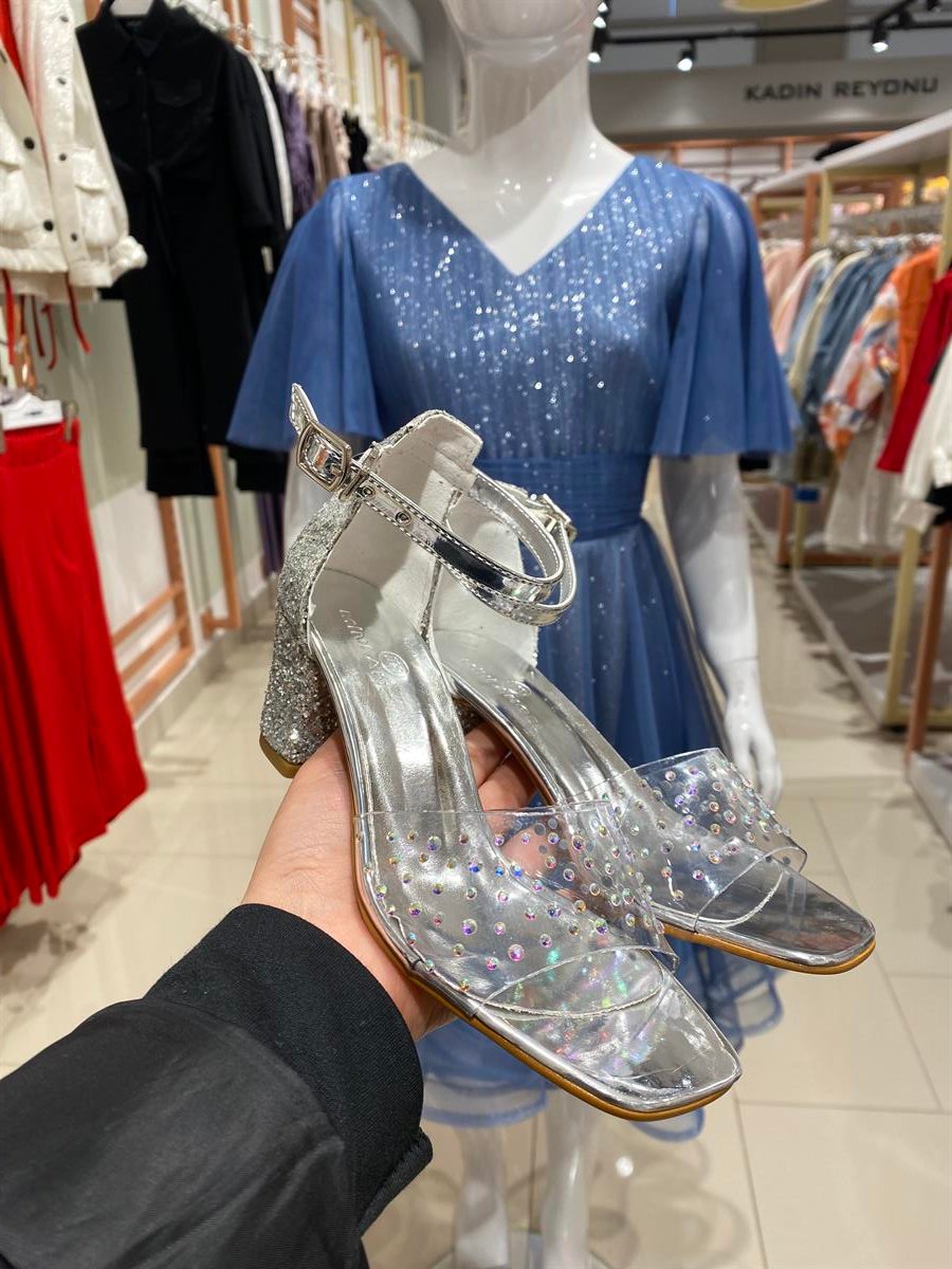 ŞEFFAF BONCUKLU TOPUKLU AYAKKABI
