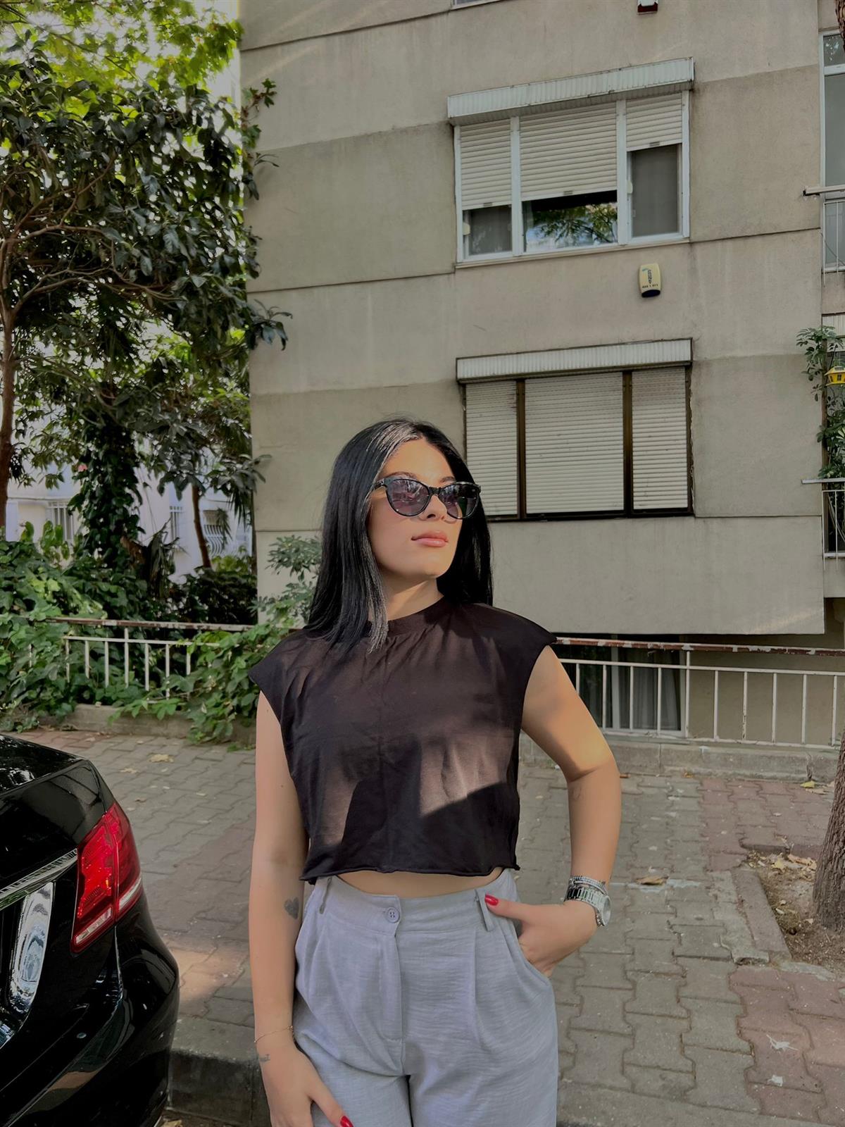 Kolları Lazer Kesim Tshirt -  Siyah