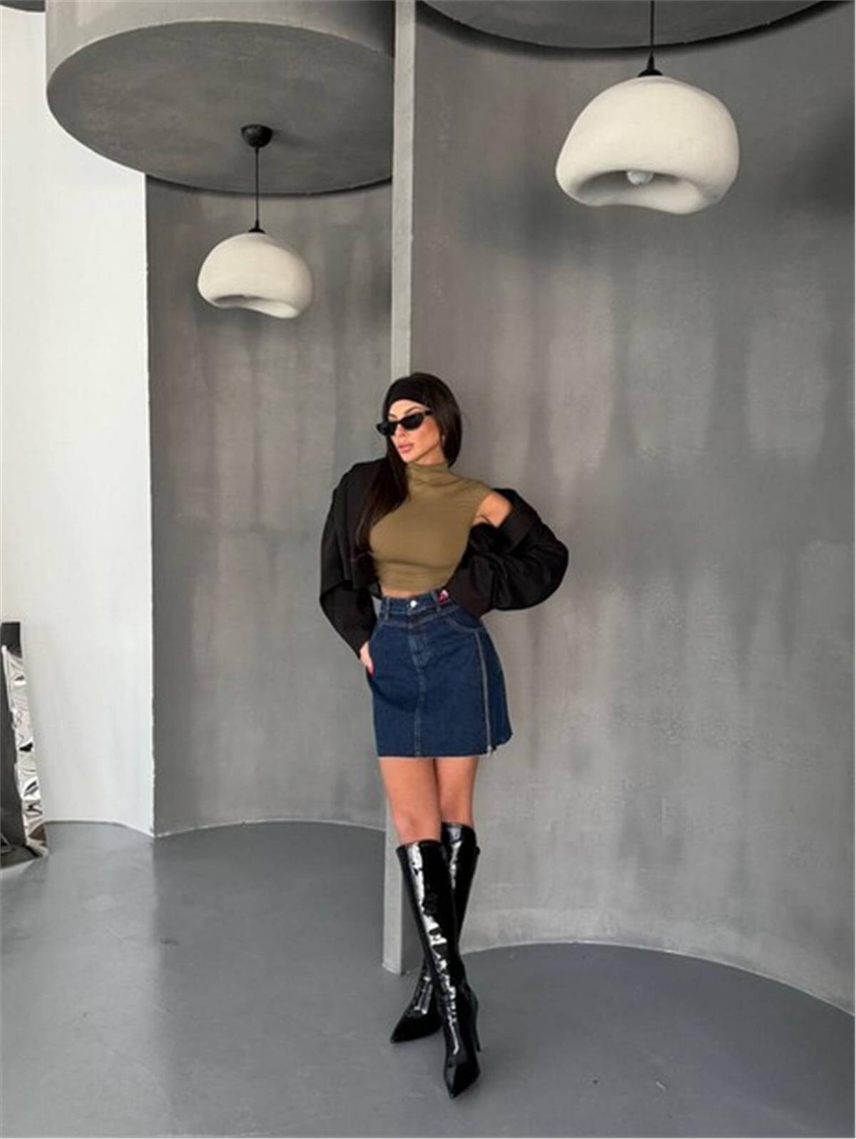 Koyu Mavi Yırtmaçlı Fermuarlı Denim Mini Etek