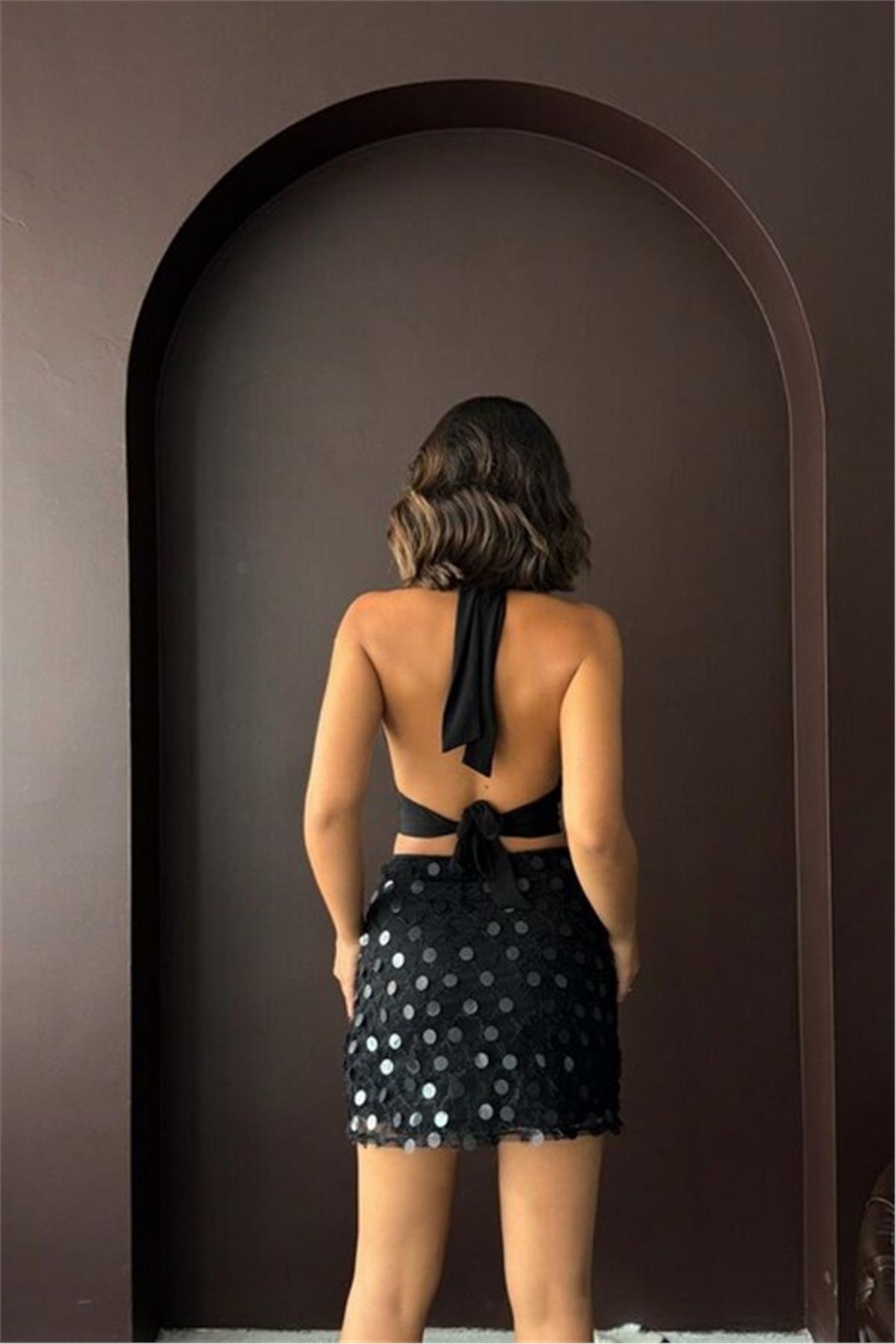Pul Detaylı Siyah Mini Etek
