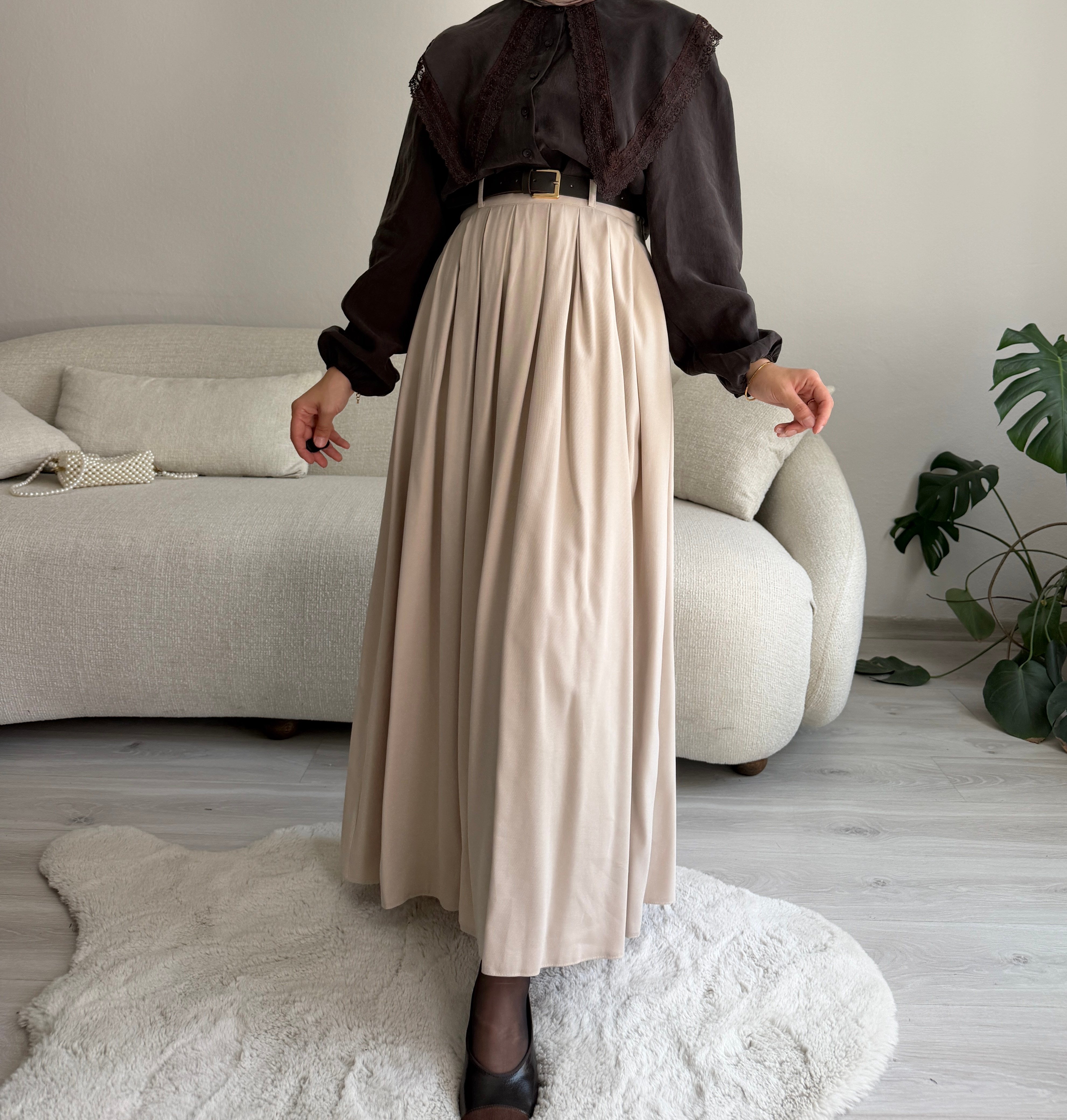 Bej Beli Kırmalı Kemerli Etek