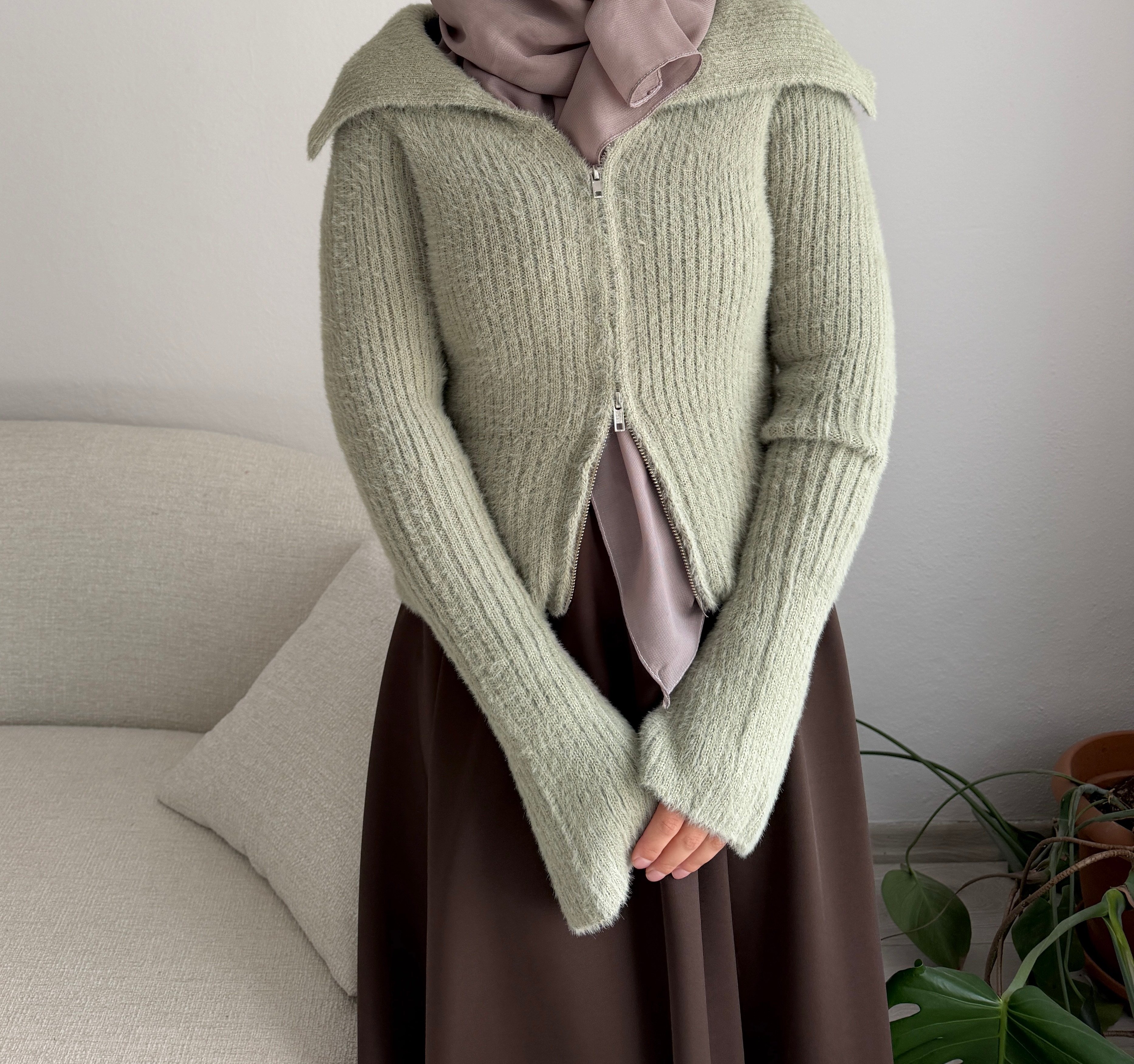 Çağla Peluş Fermuarlı Hırka