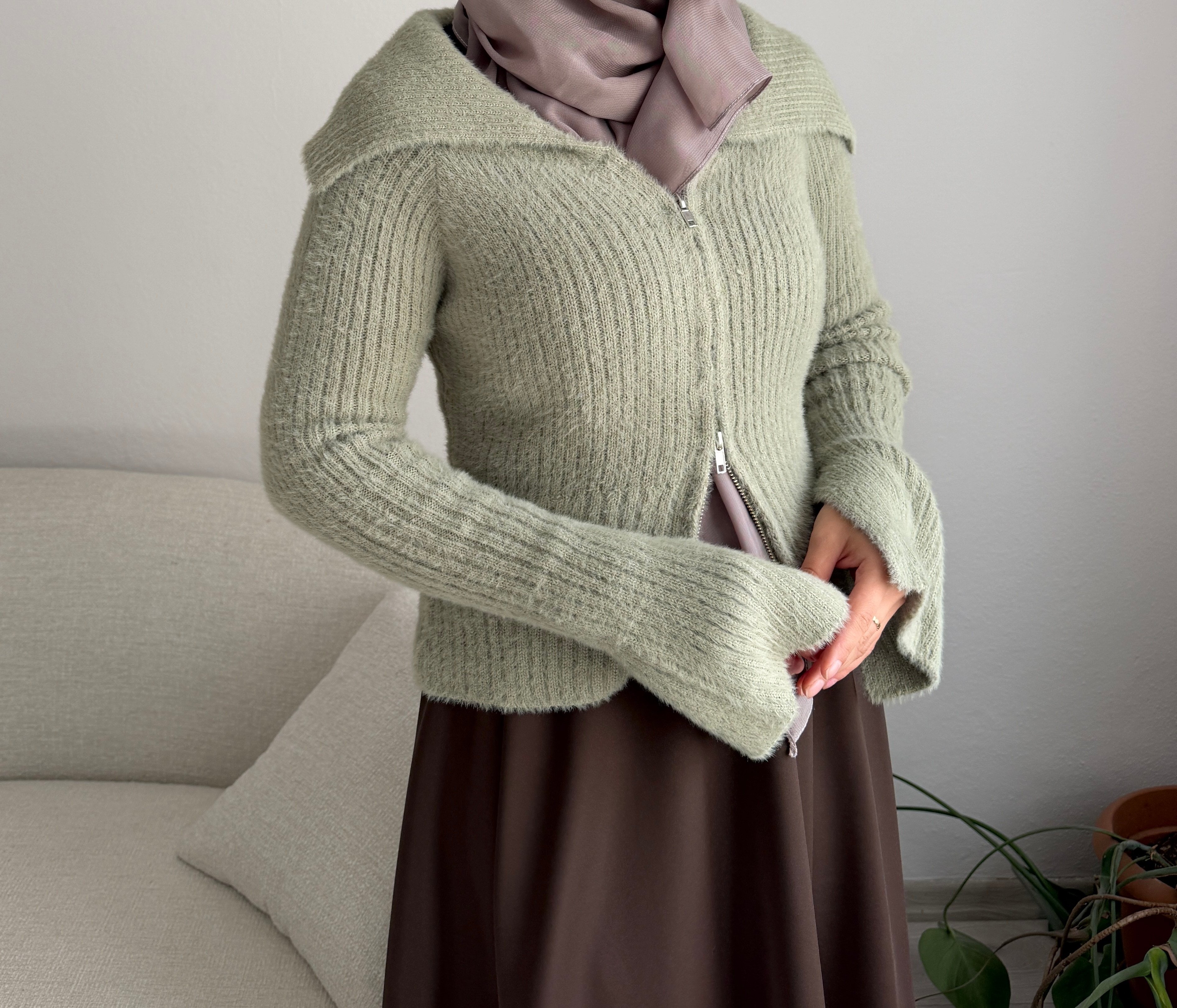 Çağla Peluş Fermuarlı Hırka