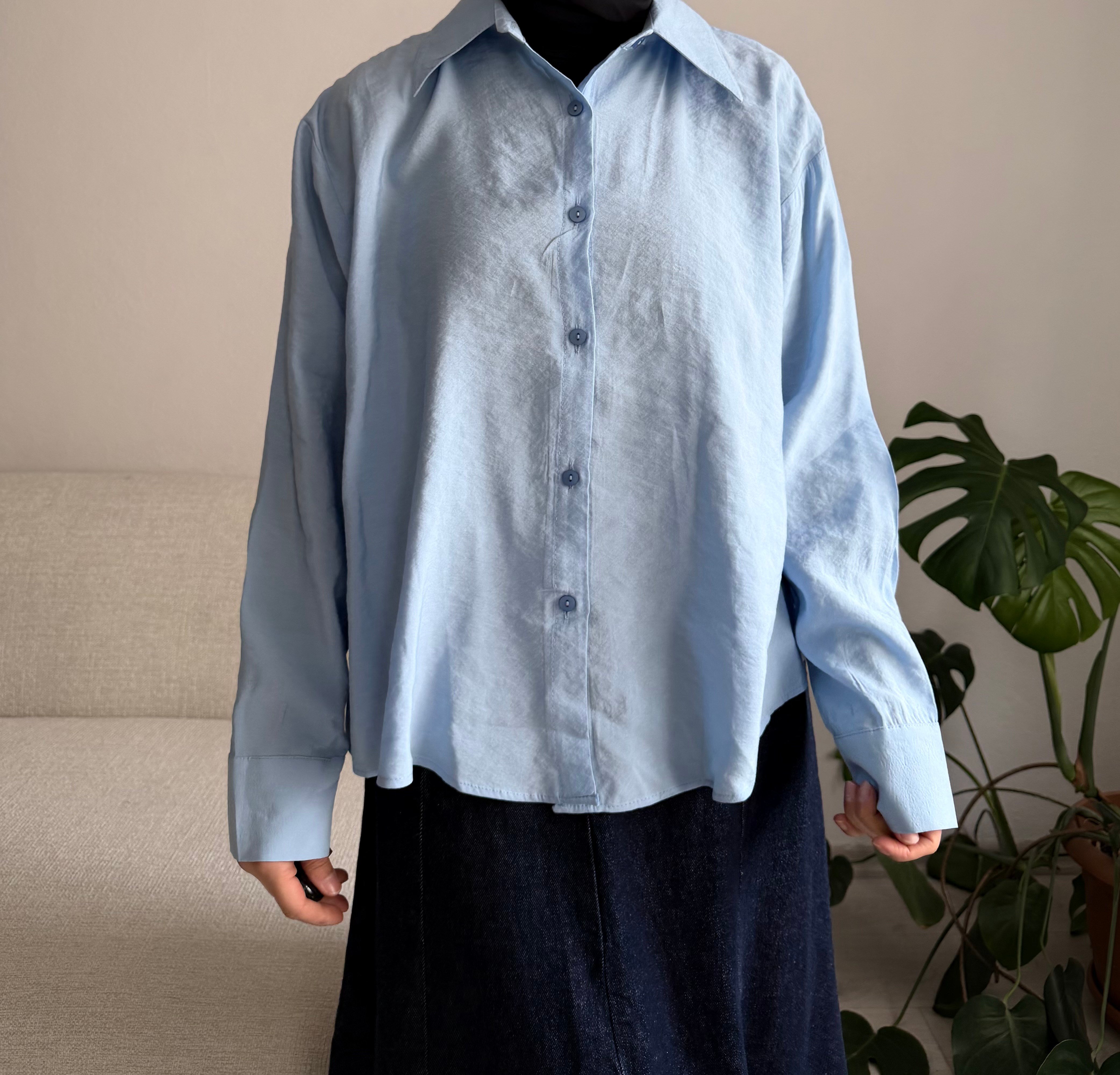 Mavi Fularlı Gömlek