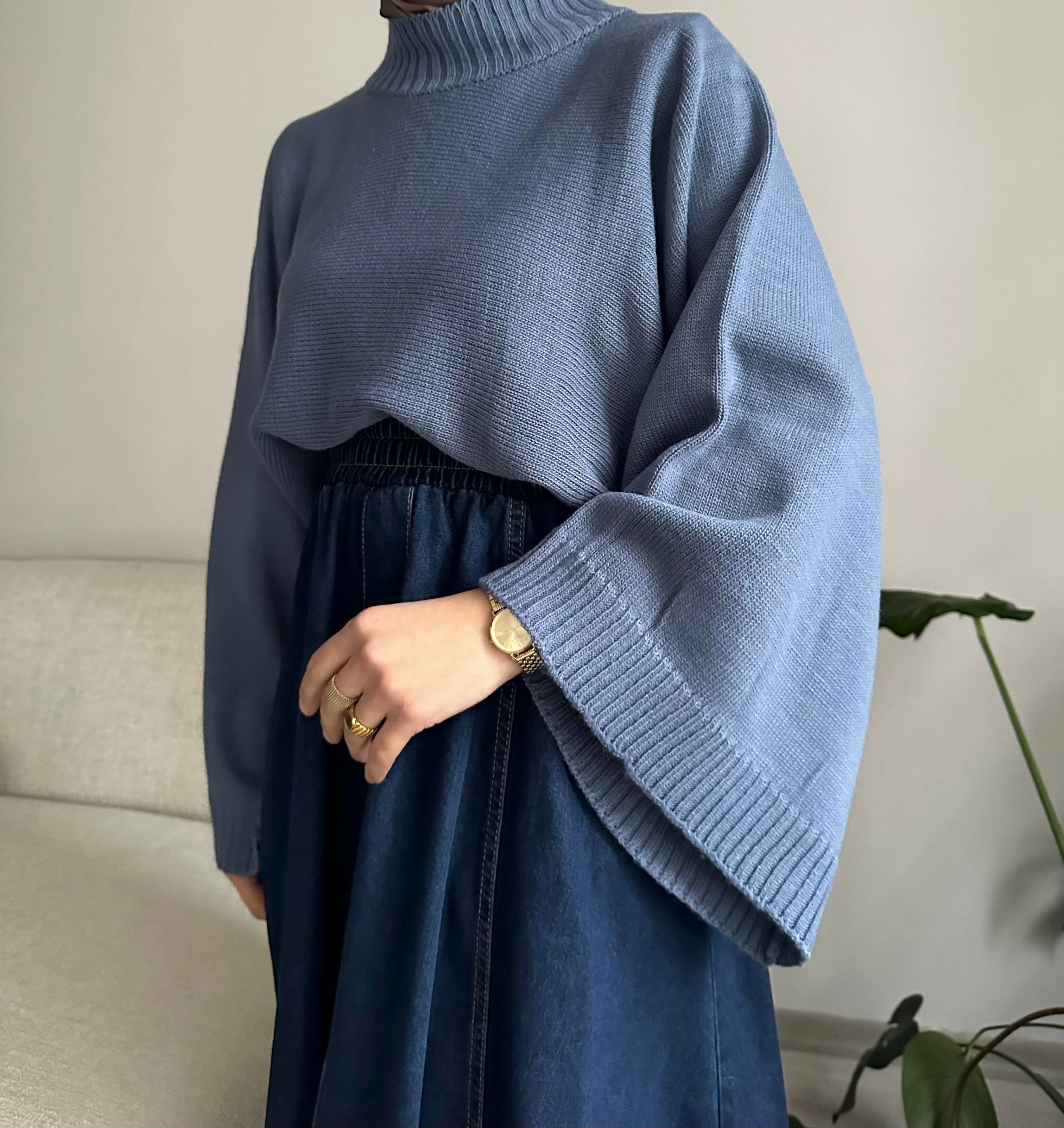 Mavi Geniş Kol Kazak