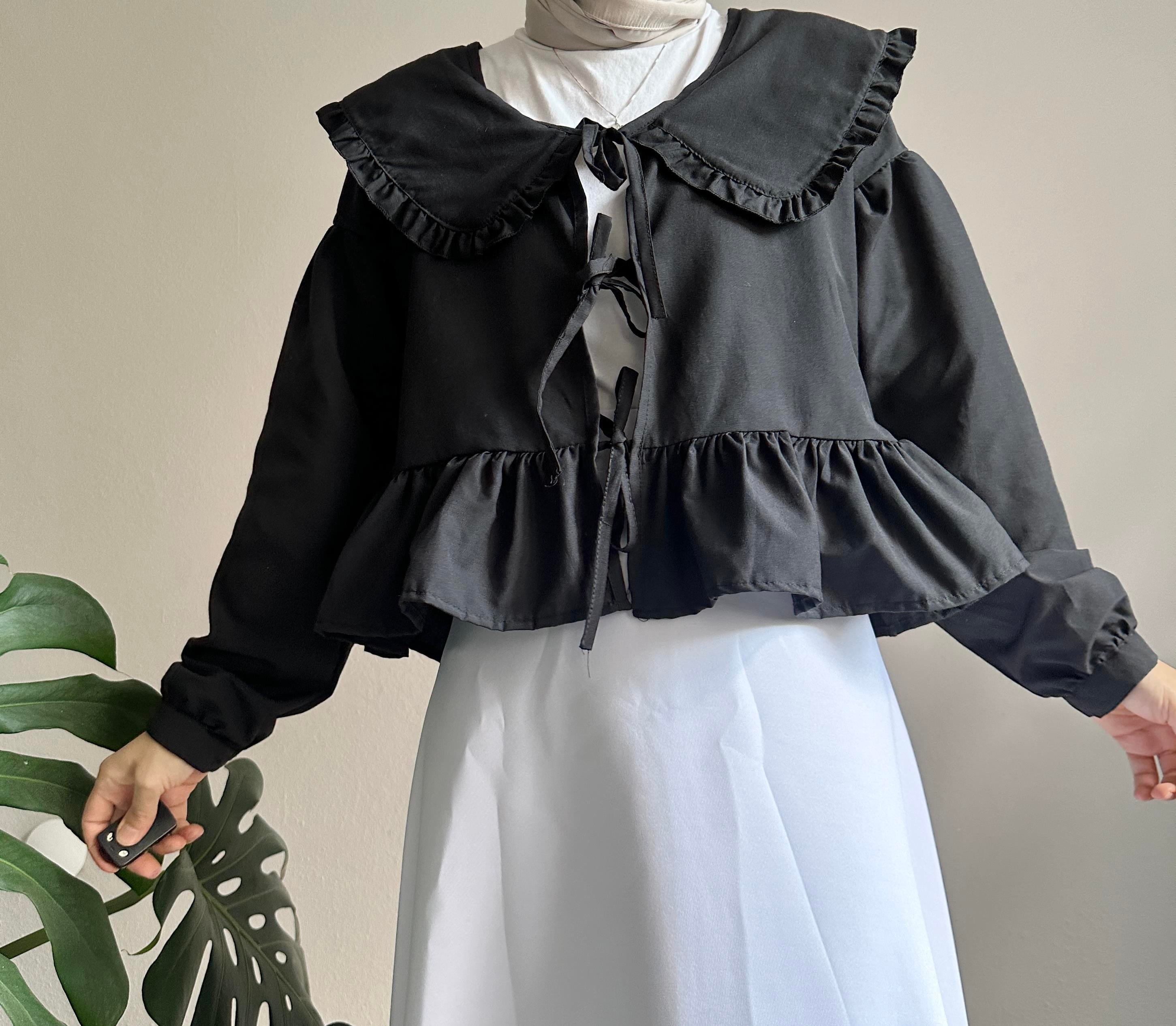 Siyah Bebe Yaka Gömlek