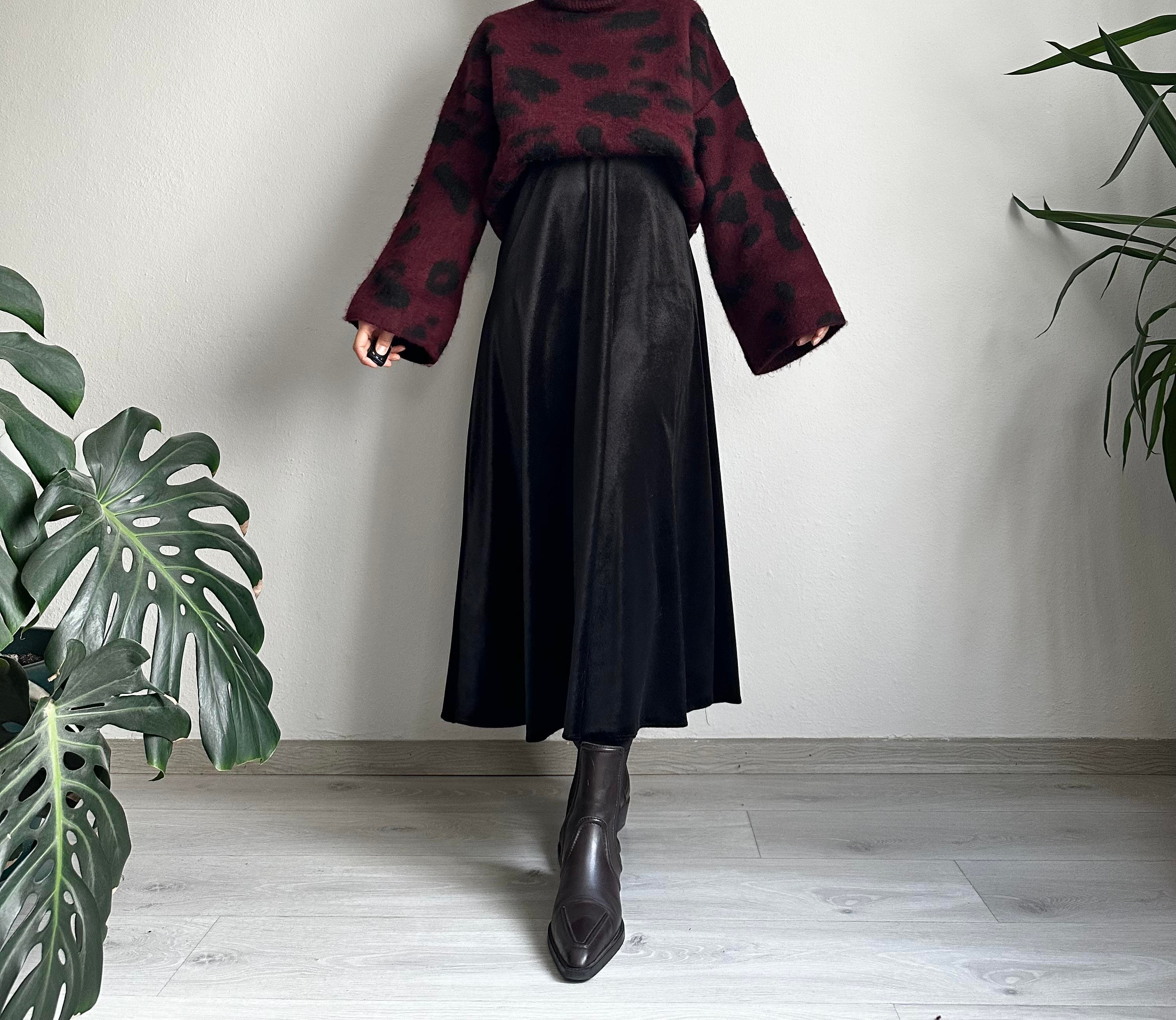 Siyah Kadife Çan Etek