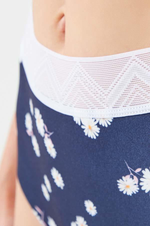 Red & White Flower Patterned High Waisted Laser Cut Seamless Bikini Cut Women Panty CH6101