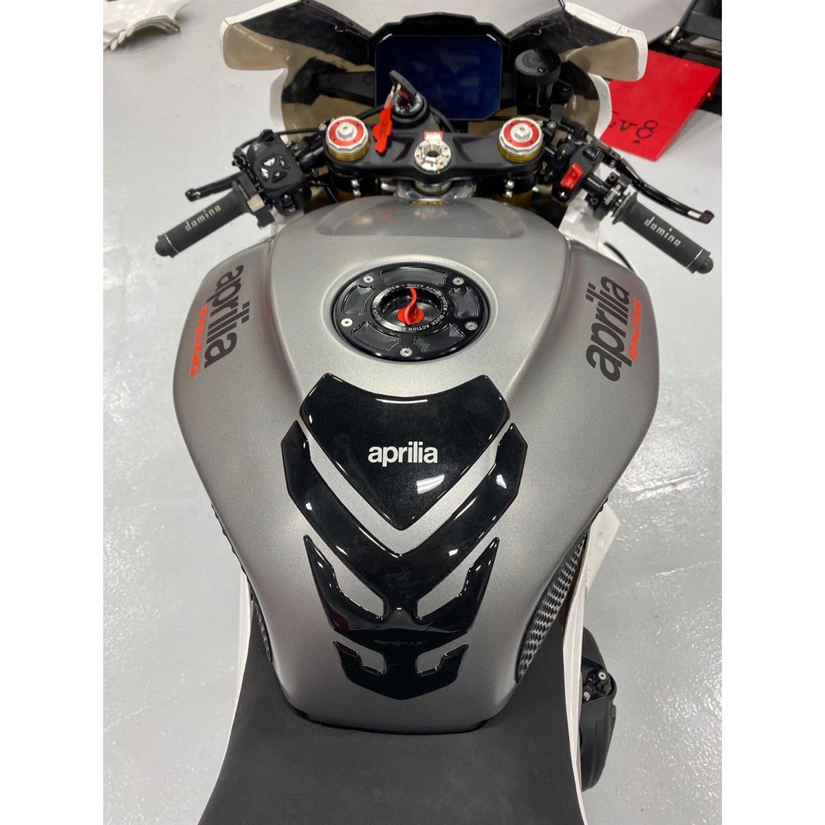  APRILIA Siyah Tank Pad Sticker Etiket Model