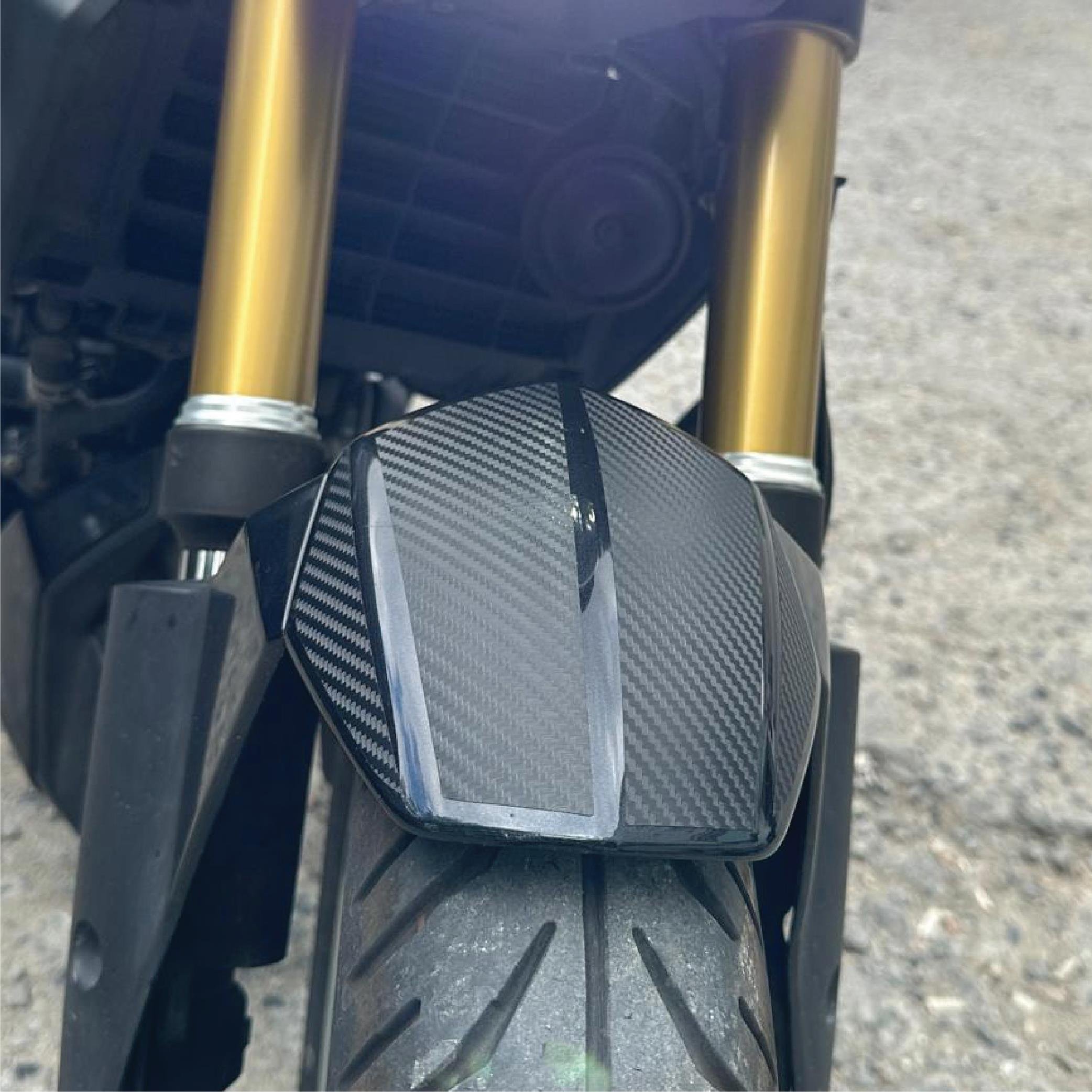 DOMINAR 400Bajaj Dominar 400 Ön Çamurluk Karbon Sticker Etiket Model