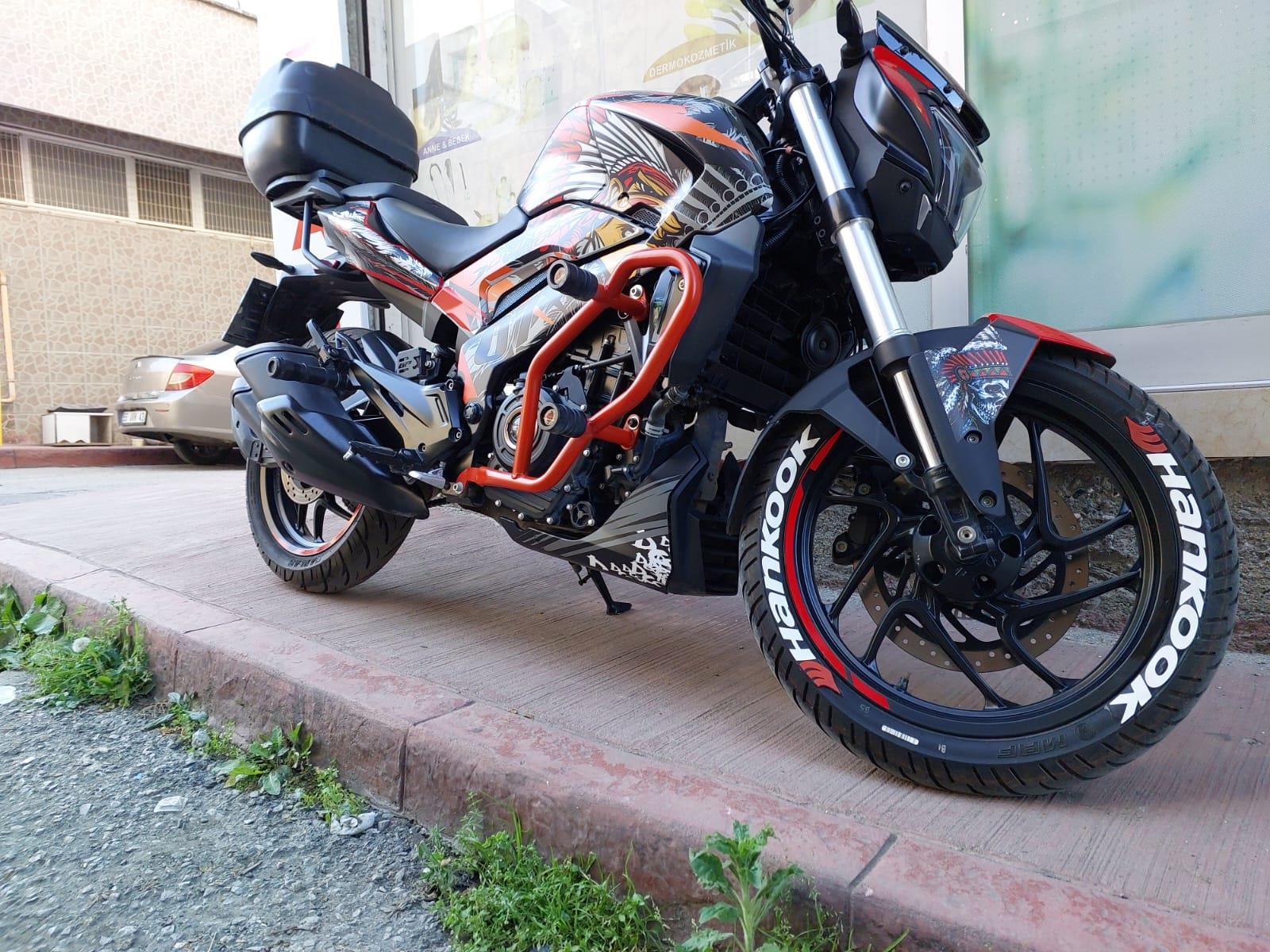 DOMINAR 400Bajaj Dominar Red Indian Sticker Etiket Kaplama Model