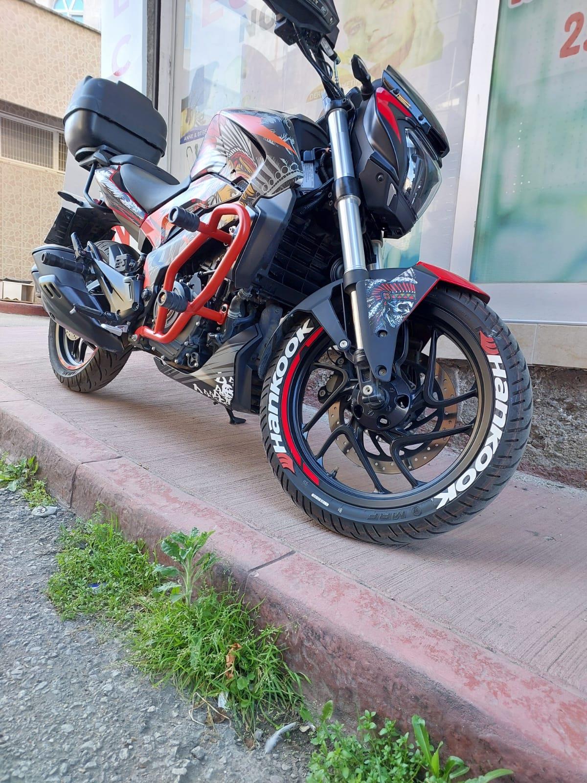 DOMINAR 400Bajaj Dominar Red Indian Sticker Etiket Kaplama Model