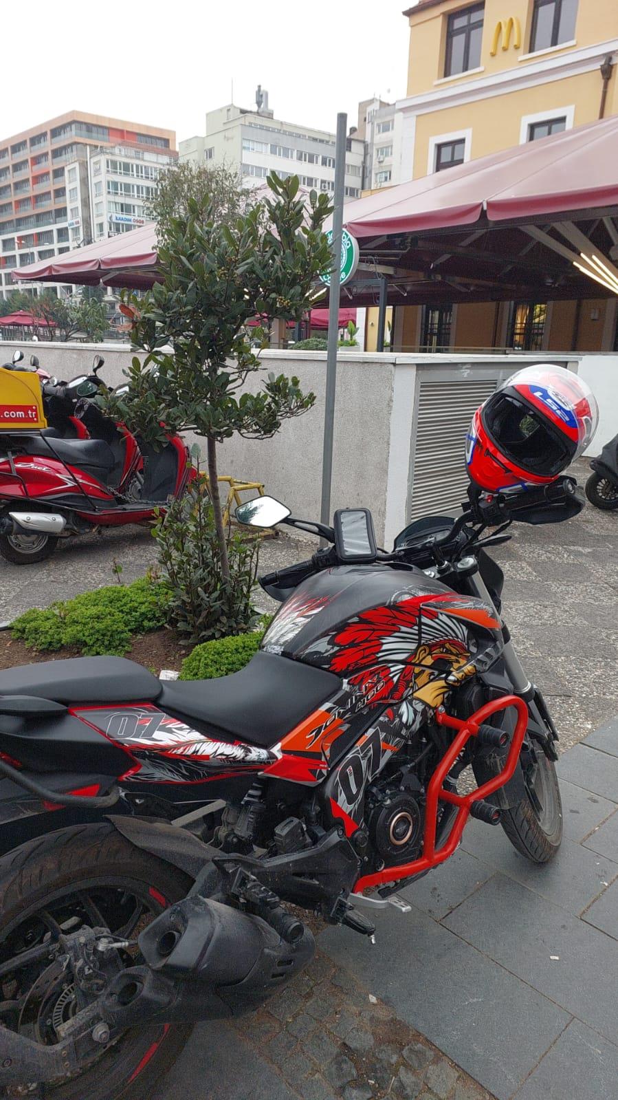 DOMINAR 400Bajaj Dominar Red Indian Sticker Etiket Kaplama Model