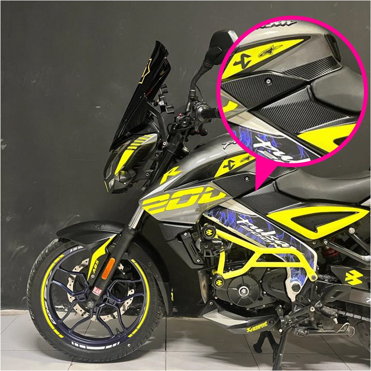 Bajaj Pulsar NS200 Yan Kapak Karbon Sticker Modeli