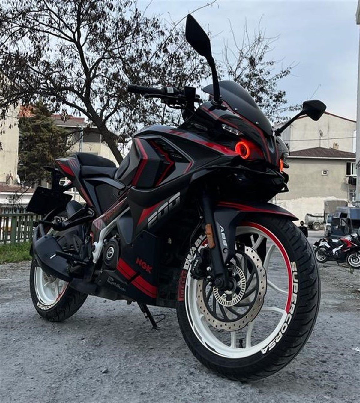 Bajaj Pulsar RS200 Kırmızı Takım Sticker Modeli
