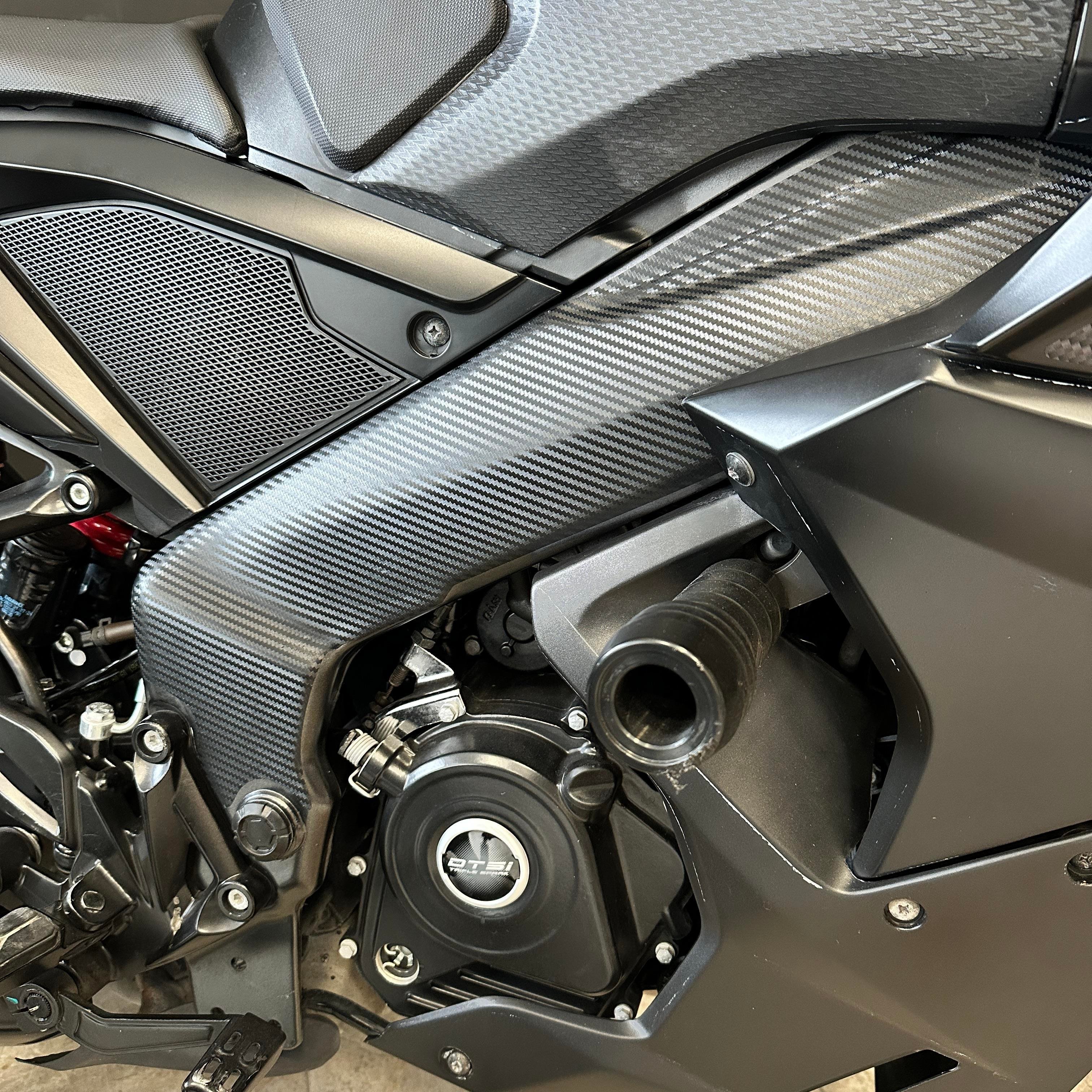 PULSAR RS 200BAJAJ PULSAR RS200 Orta Şase Motosiklet Sticker Etiket Modeli Karbon Desen