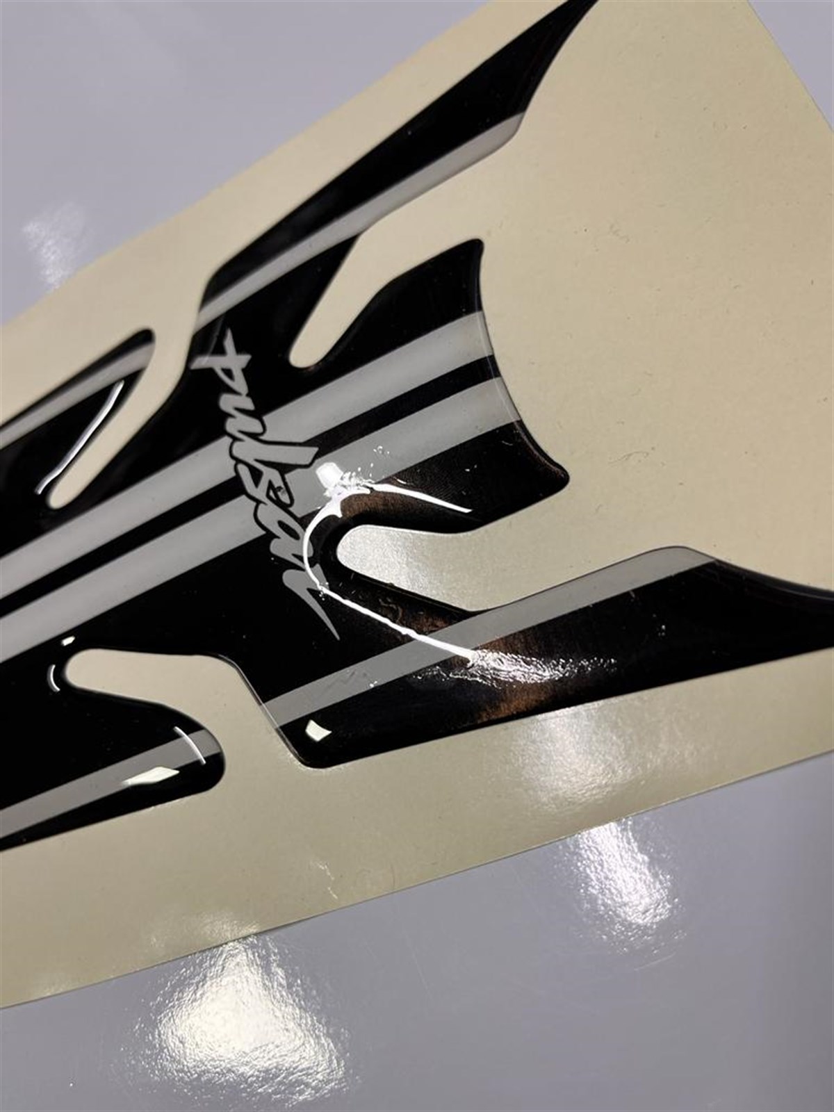 Bajaj Pulsar Siyah Tank Pad Damla Sticker Modeli