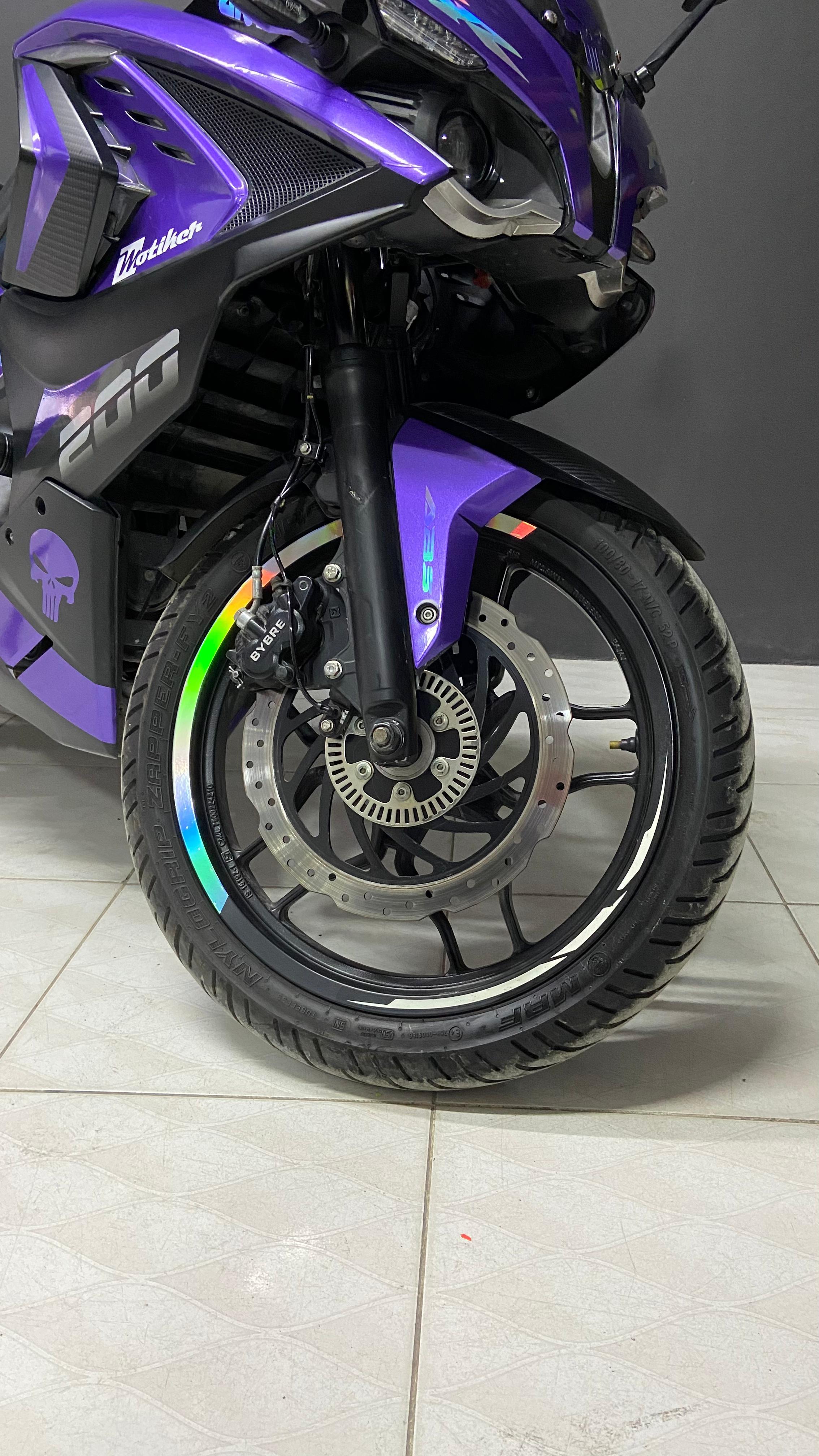 PULSAR RS 200Bajaj RS200 Sticker Mor ve Hologram Parçalı Tasarım Motosiklet Etiket Modeli