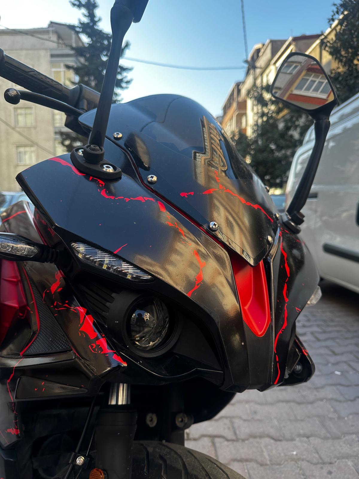 PULSAR RS 200BAJAJ RS200 Sticker Şimşek Desen Motosiklet Kaplama Tasarımı Kırmızı