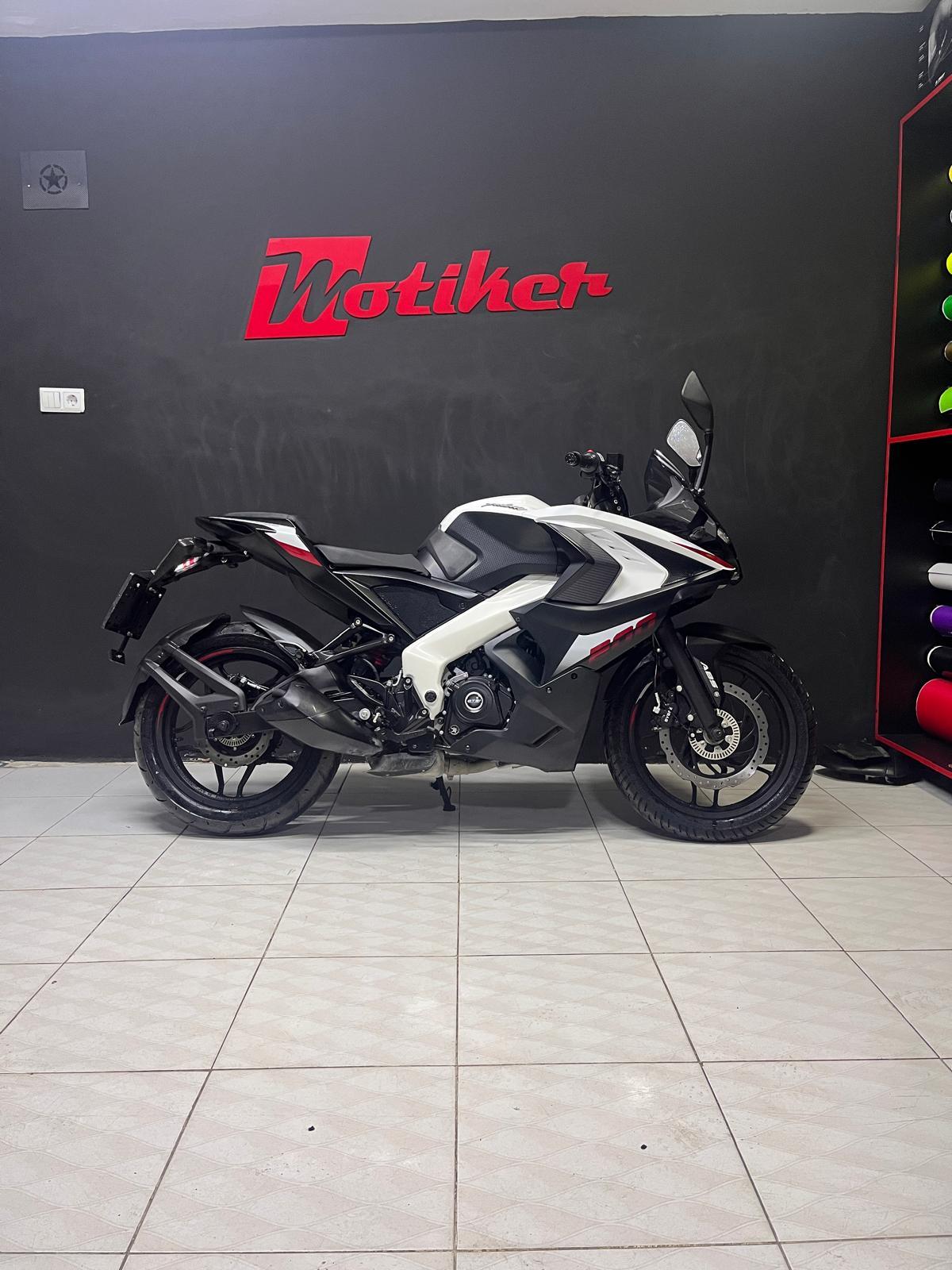 PULSAR RS 200Beyaz Bajaj RS200 Kırmızı Sticker Etiket Full Takım Modeli