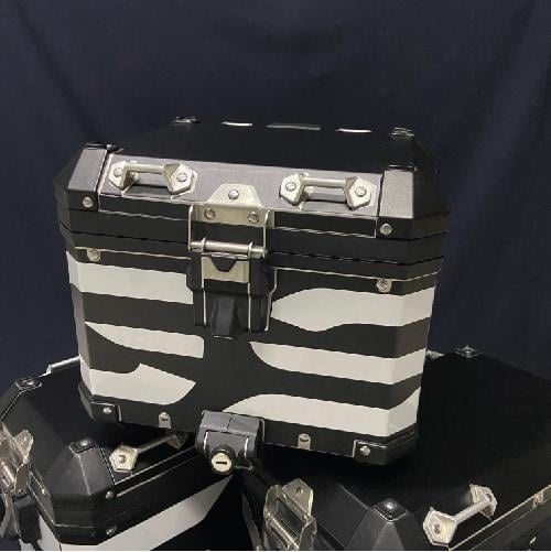 BMW ÇANTABMW Alüminyum Arka Çanta Seti 2014+ Mat Siyah Kaplama Ve Reflektif Sticker