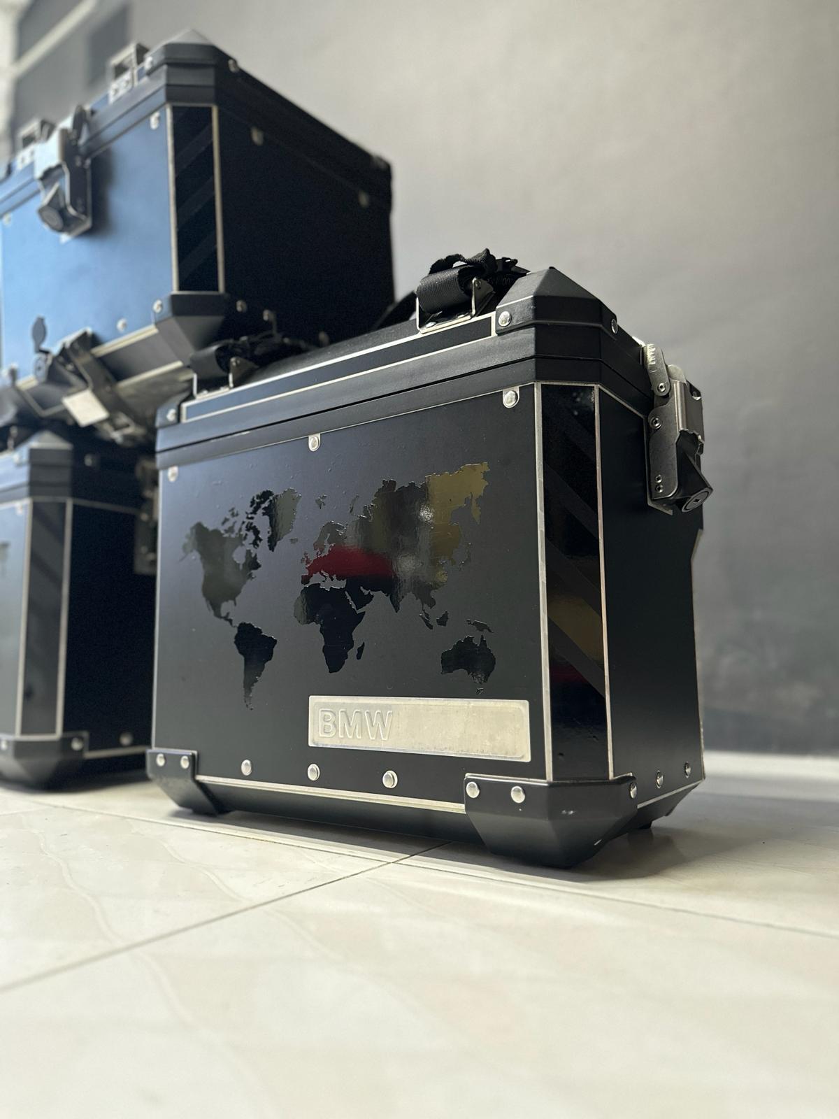 R1250 GSBMW Alüminyum GS Harita Desen Orta ve Yan Çanta (Top And Side Full Case) 2006-2013 Mat Siyah Kaplama