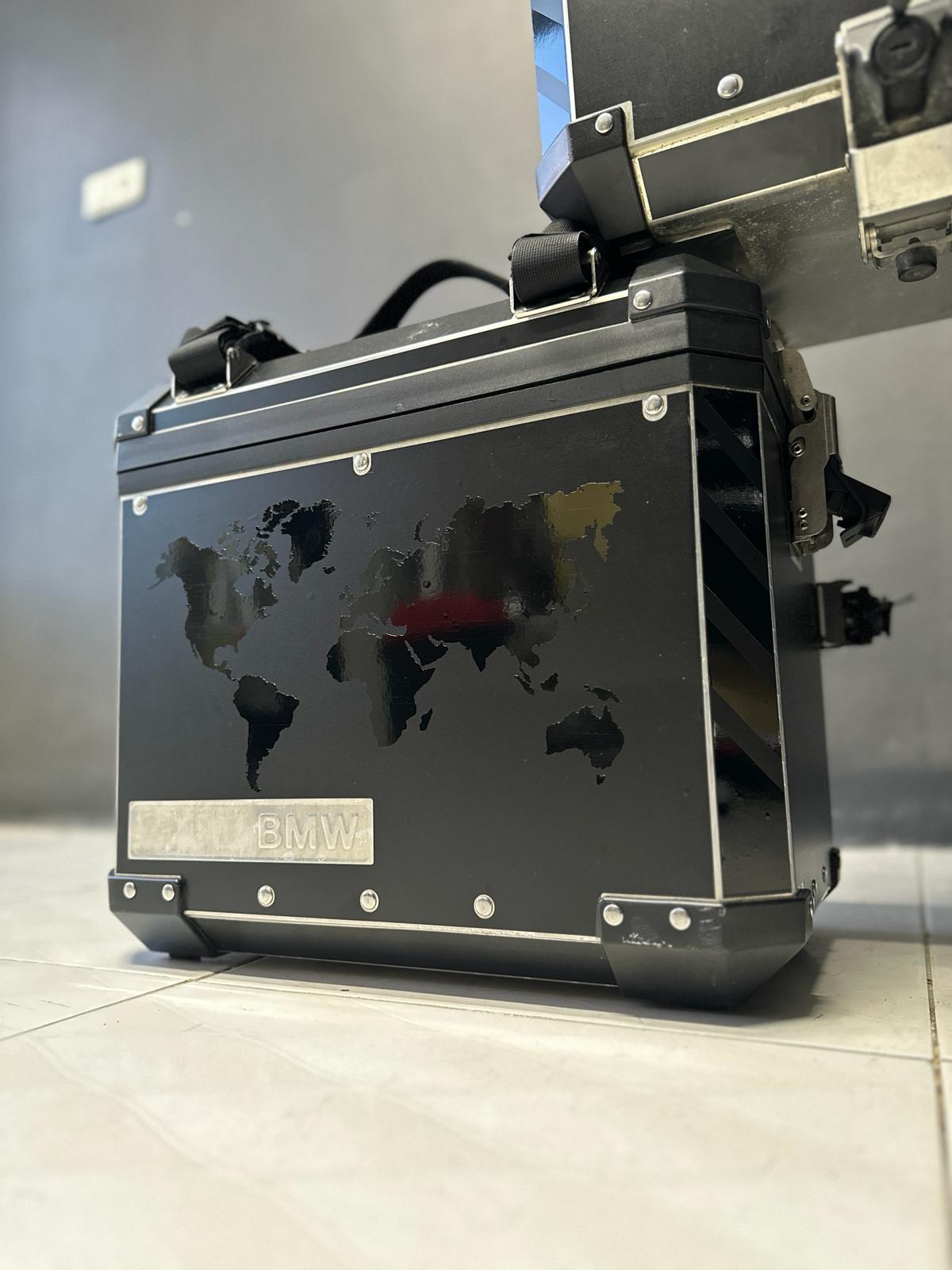 R1250 GSBMW Alüminyum GS Harita Desen Orta ve Yan Çanta (Top And Side Full Case) 2006-2013 Mat Siyah Kaplama