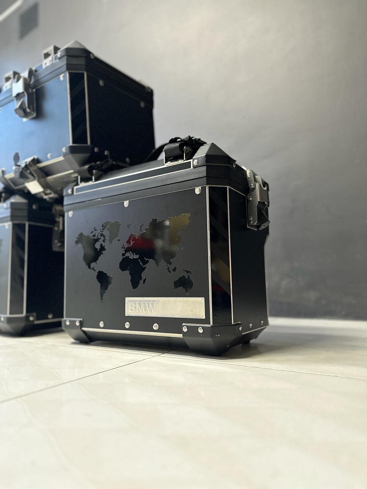 R1250 GSBMW Alüminyum GS Harita Desen Orta ve Yan Çanta (Top And Side Full Case) 2006-2013 Mat Siyah Kaplama