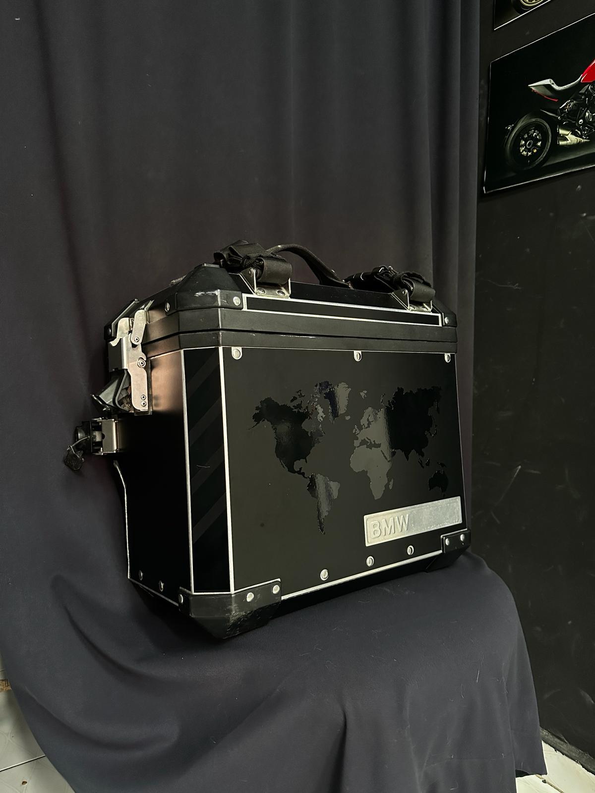 R1250 GSBMW Alüminyum GS Harita Desen Orta ve Yan Çanta (Top And Side Full Case) 2006-2013 Mat Siyah Kaplama