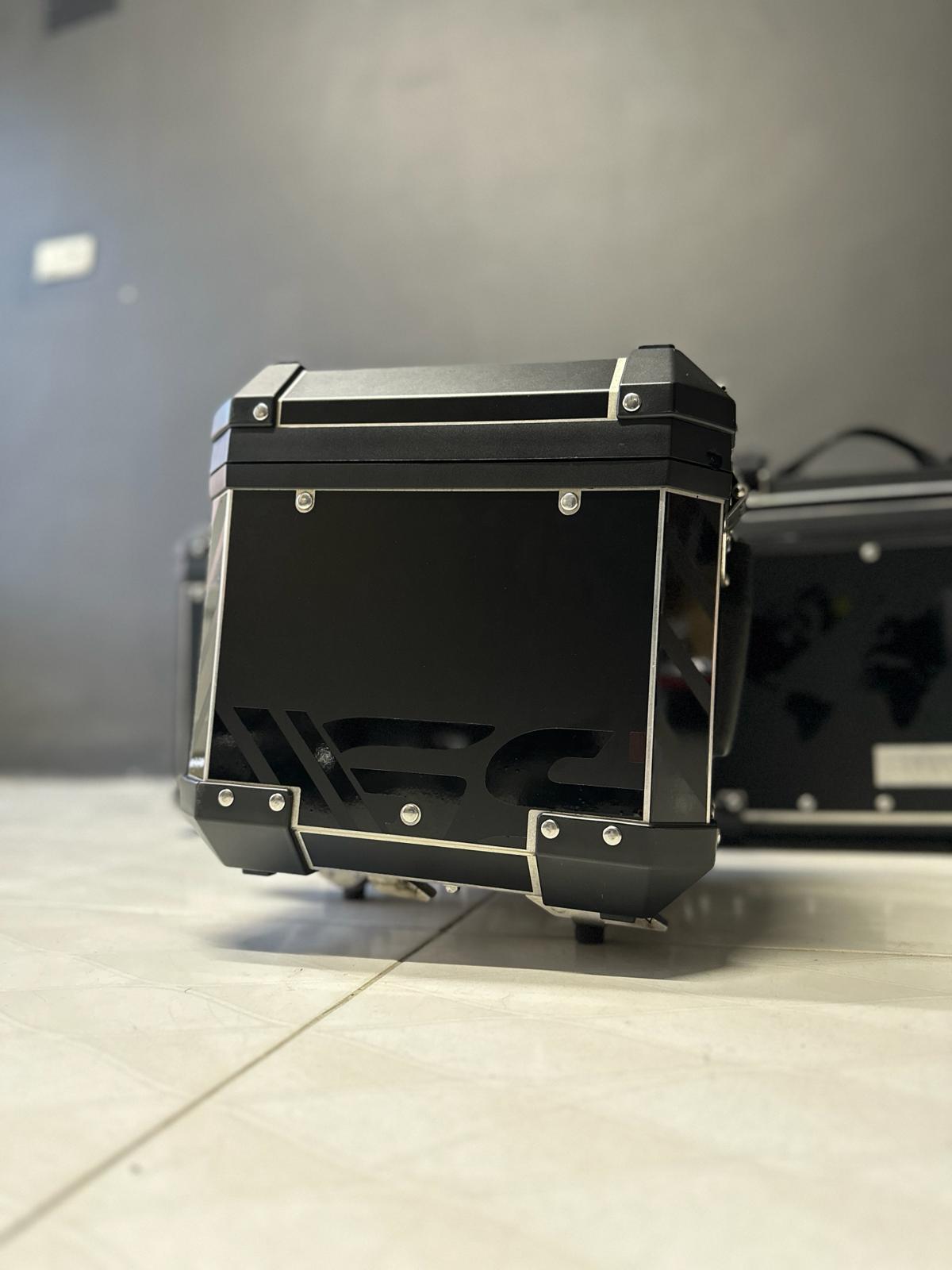 R1250 GSBMW Alüminyum GS Harita Desen Orta ve Yan Çanta (Top And Side Full Case) 2006-2013 Mat Siyah Kaplama