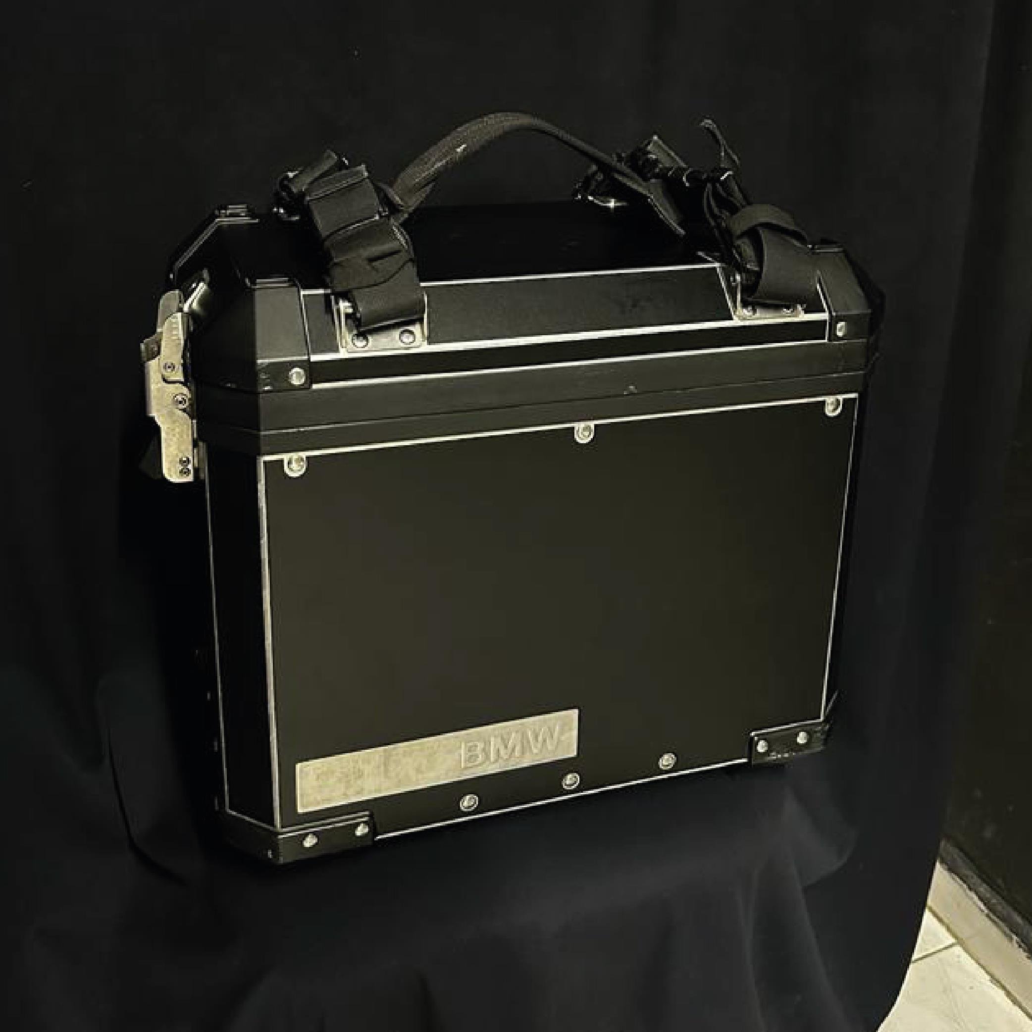 BMW Alüminyum Yan Çanta 2006-2013 Mat Siyah Kaplama